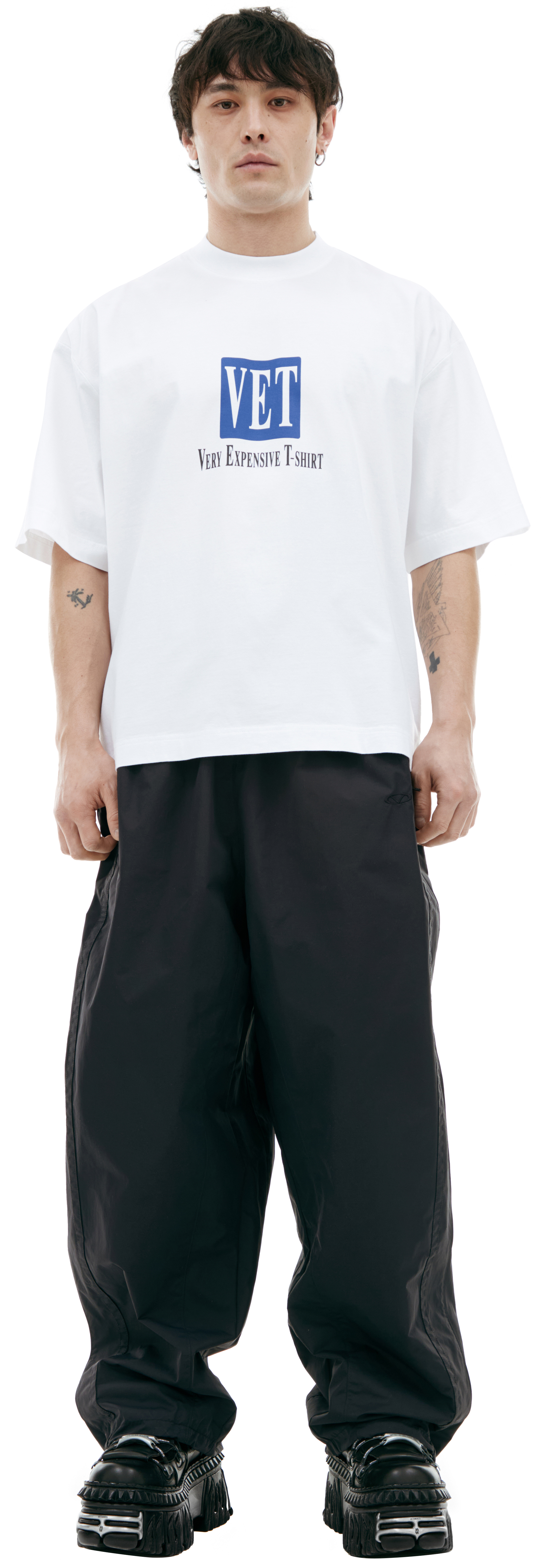 Tシャツ・カットソー VETEMENTS Men T Shirts UA66TR605W 1000 WHITE Buy VETEMENTS men white cotton t-shirt for $600 online on
