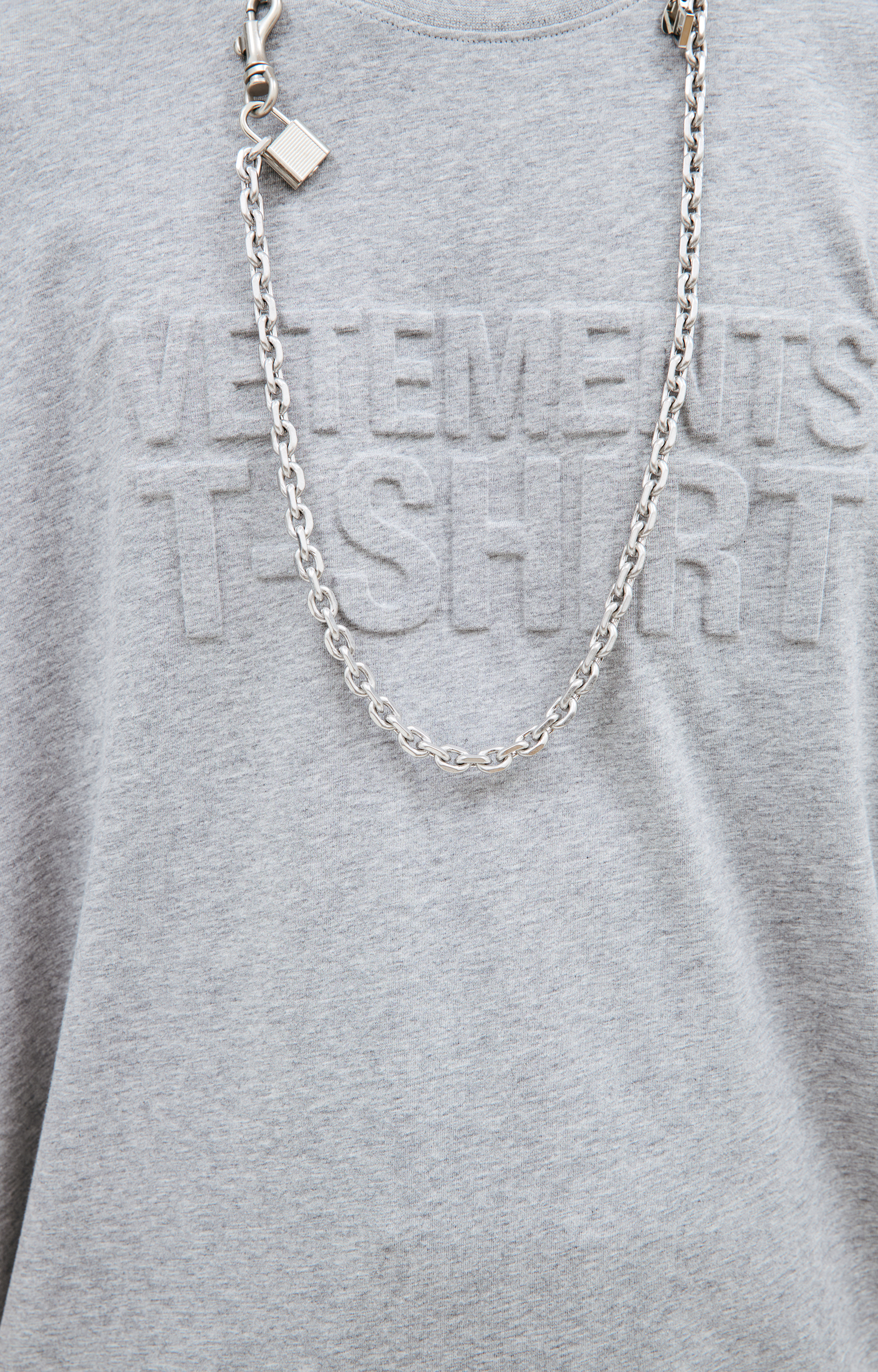 【関税込み】VETEMENTS グレー Illusion ロゴ Tシャツ VETEMENTS Illusion Logo T-shirt | Grey | FARFETCH