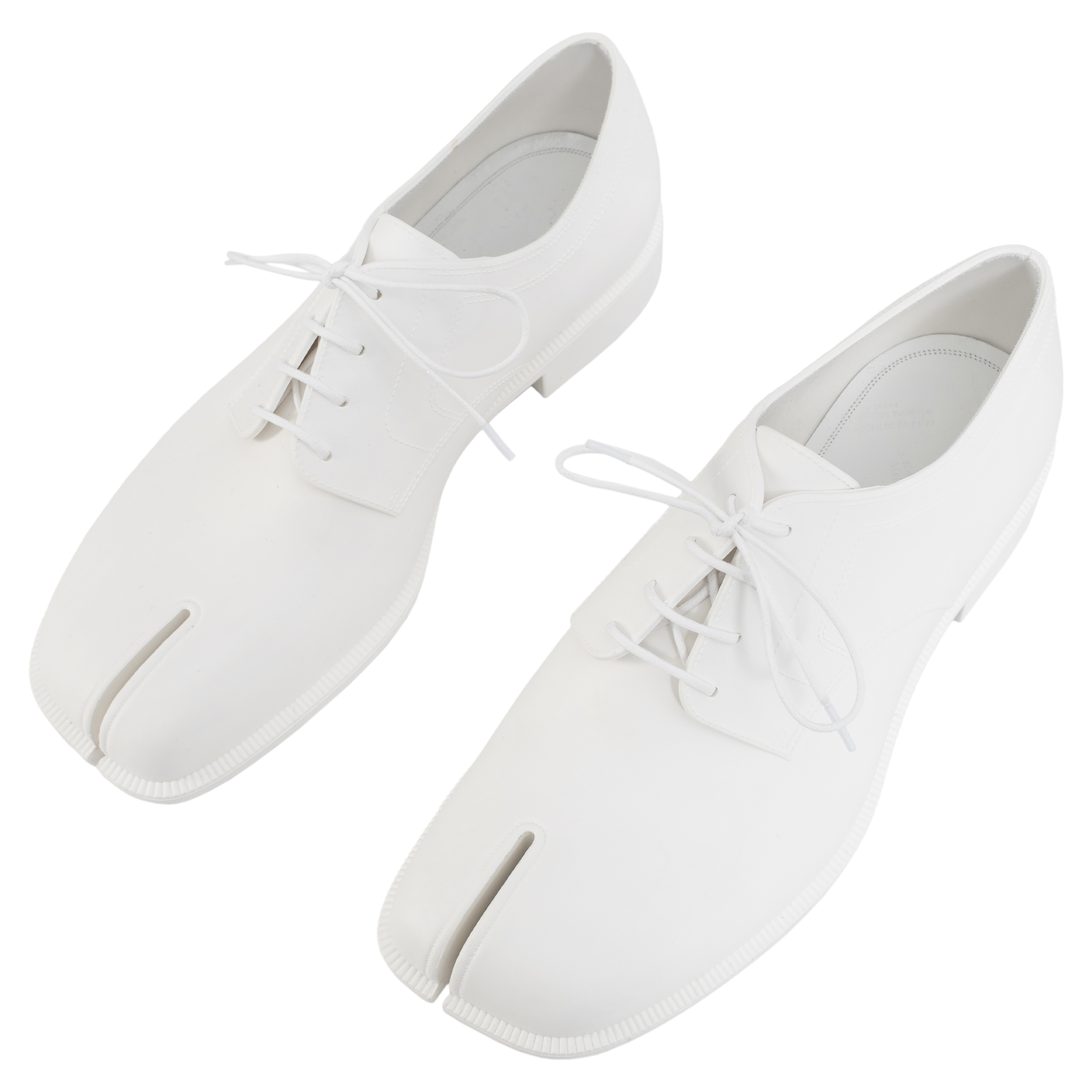 Buy Maison Margiela men white tabi shoes for $610 online on SV77