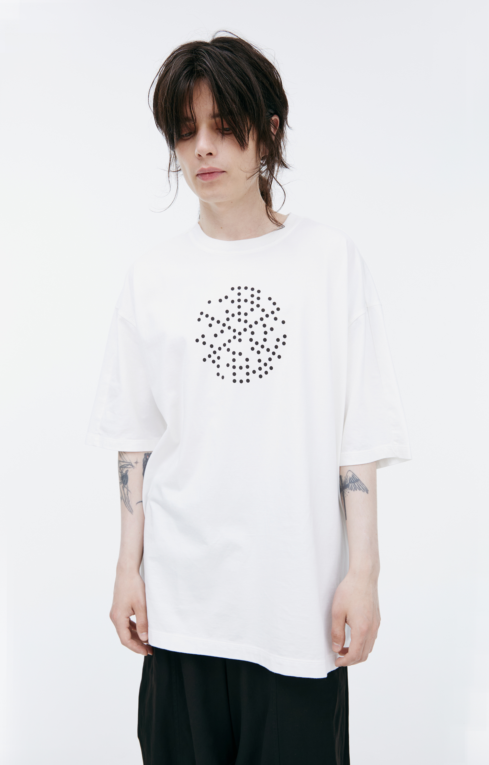 Buy The Viridi-Anne men white oversized print t-shirt for $130