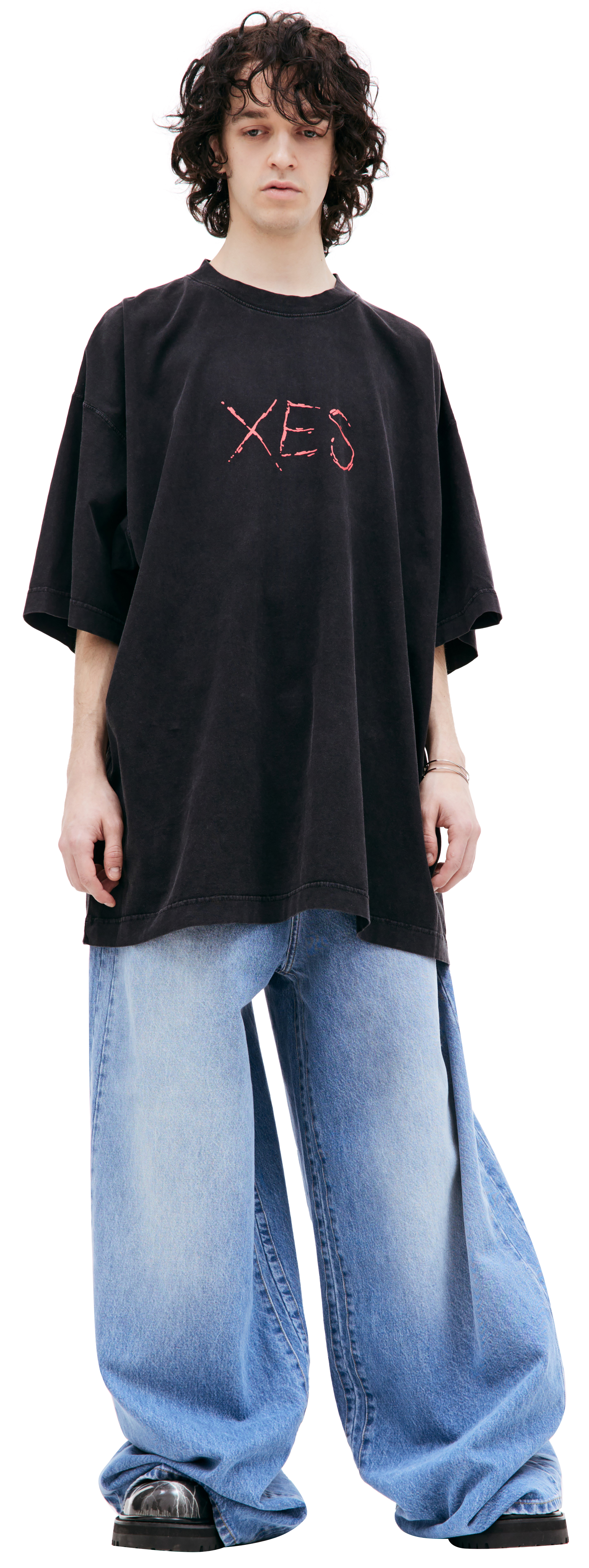 Buy VETEMENTS men black xes printed t-shirt for $715 online