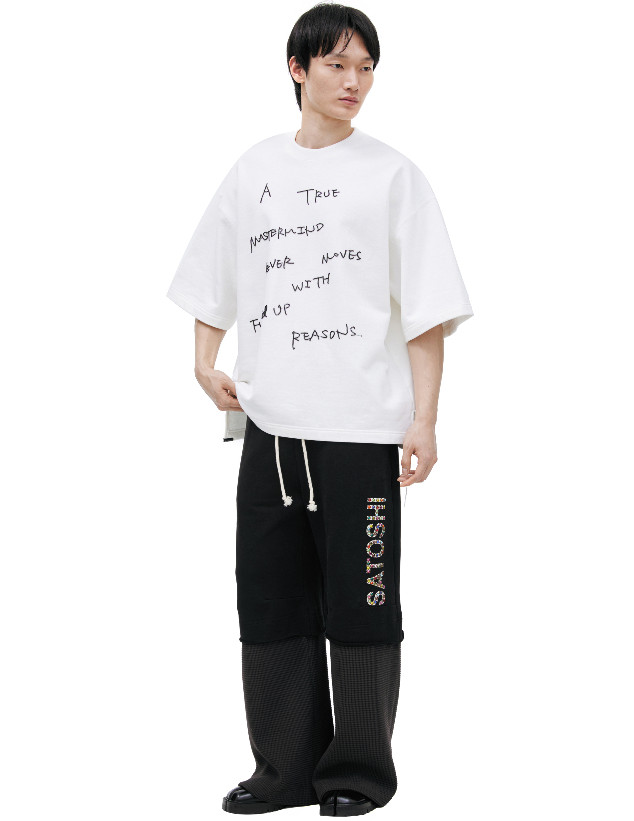 Mastermind WORLD T-shirt with an embroidered