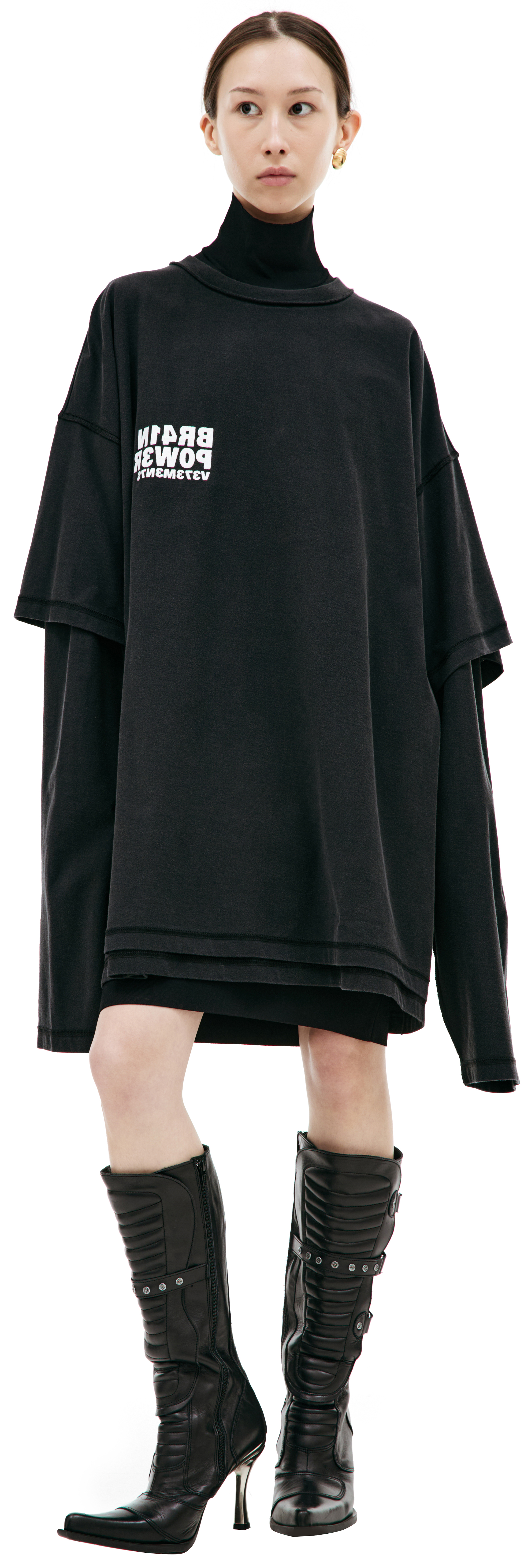 存在感絶大【VETEMENTS】L PRINTED LONGSLEEVE VETEMENTS Black Metal Printed Longsleeve T-shirt Vetements
