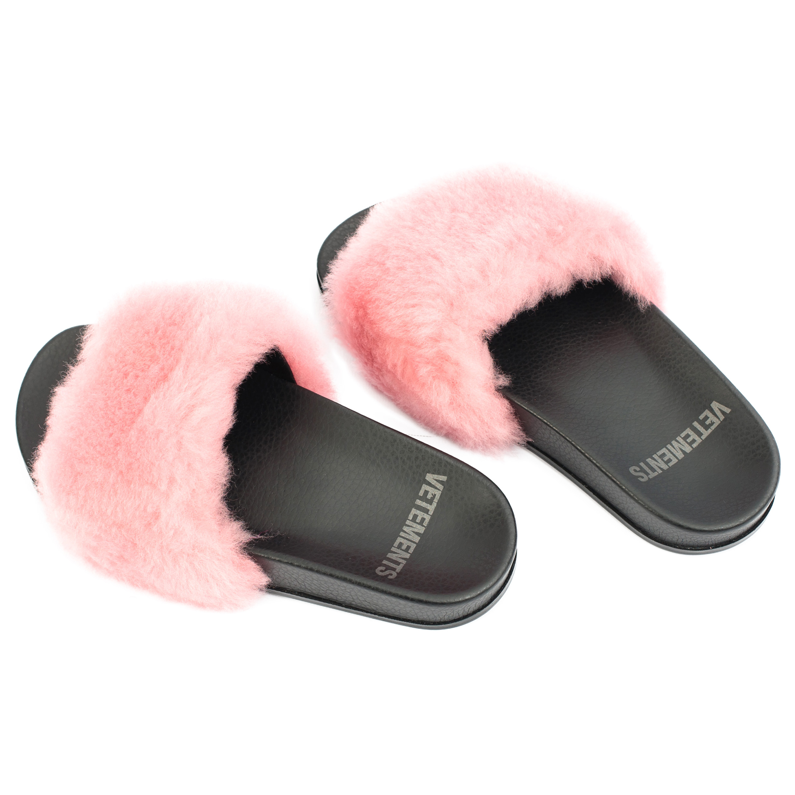 Buy VETEMENTS men black slippers with pink fur for $543 online on SV77,  UE51FL400P/2400