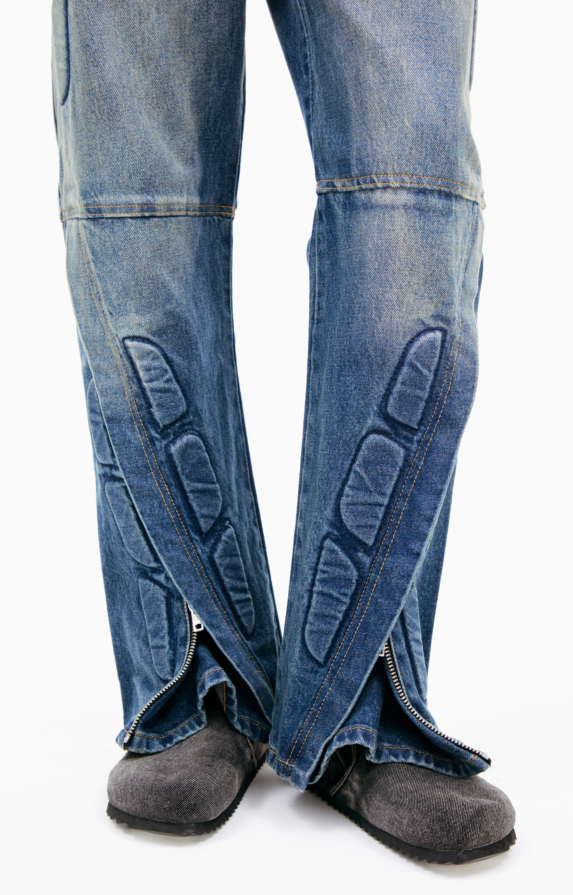 ちゃぴたん Buy Satoshi Nakamoto men blue jeans with zippers for $1,040 online