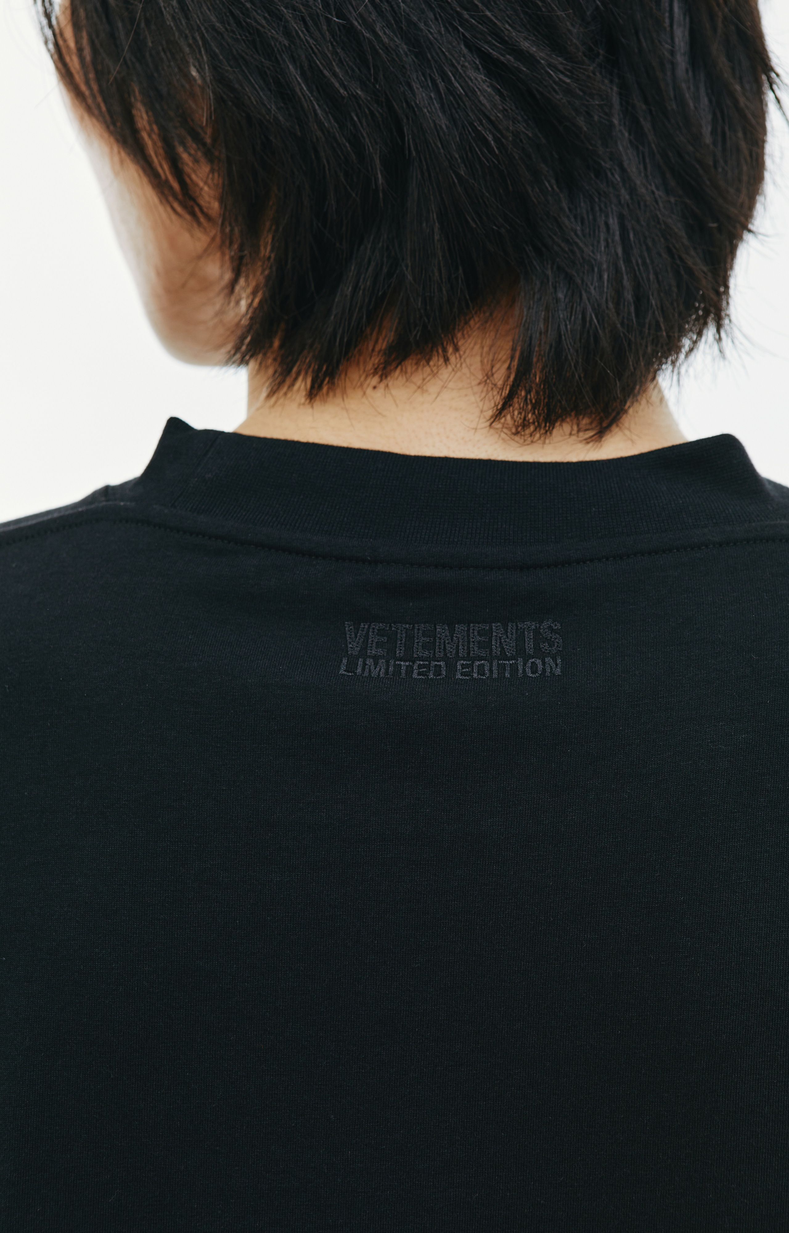 Buy VETEMENTS men black 'x-large' t-shirt for €575 online on SV77