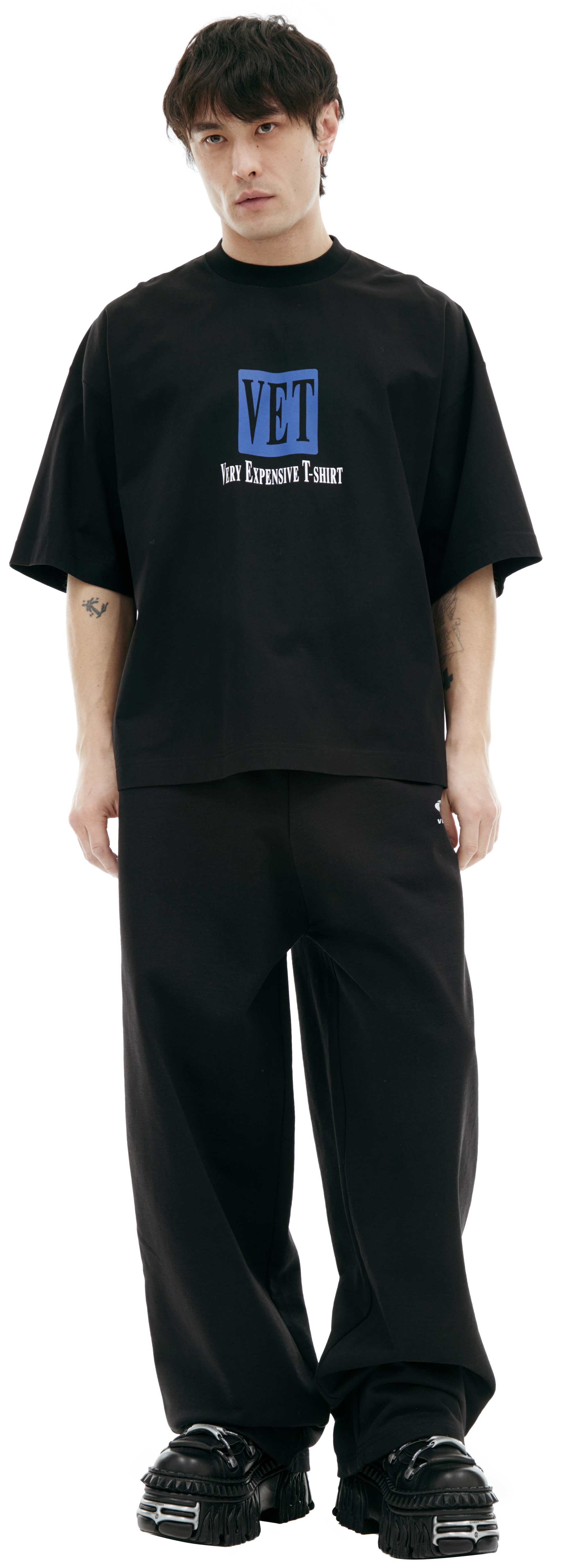 Buy VETEMENTS men black t-shirt 'very expensive' for €364