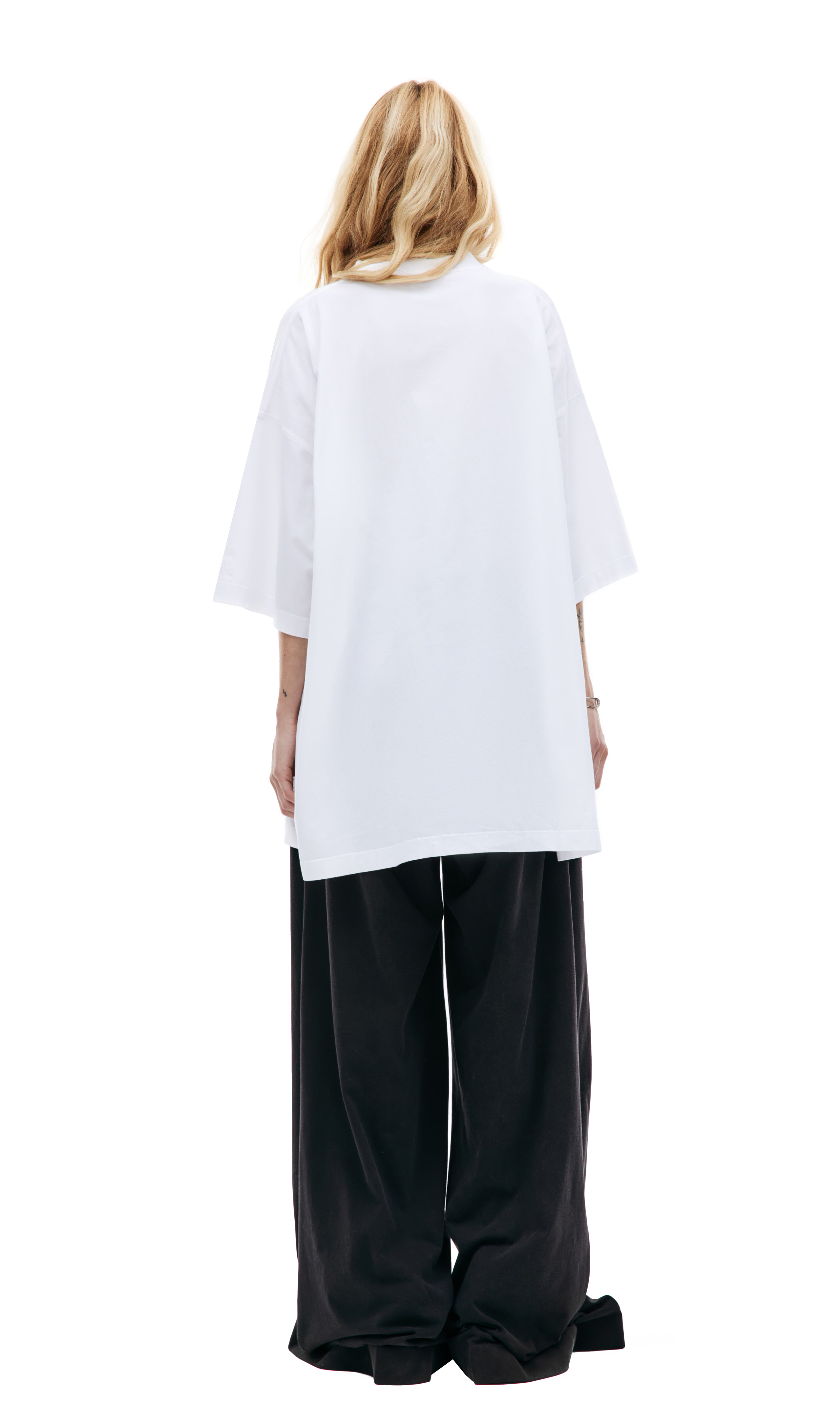 Buy VETEMENTS women white 'amor' t-shirt for $420 online on Buy VETEMENTS women white 'amor' t-shirt for $420 online on