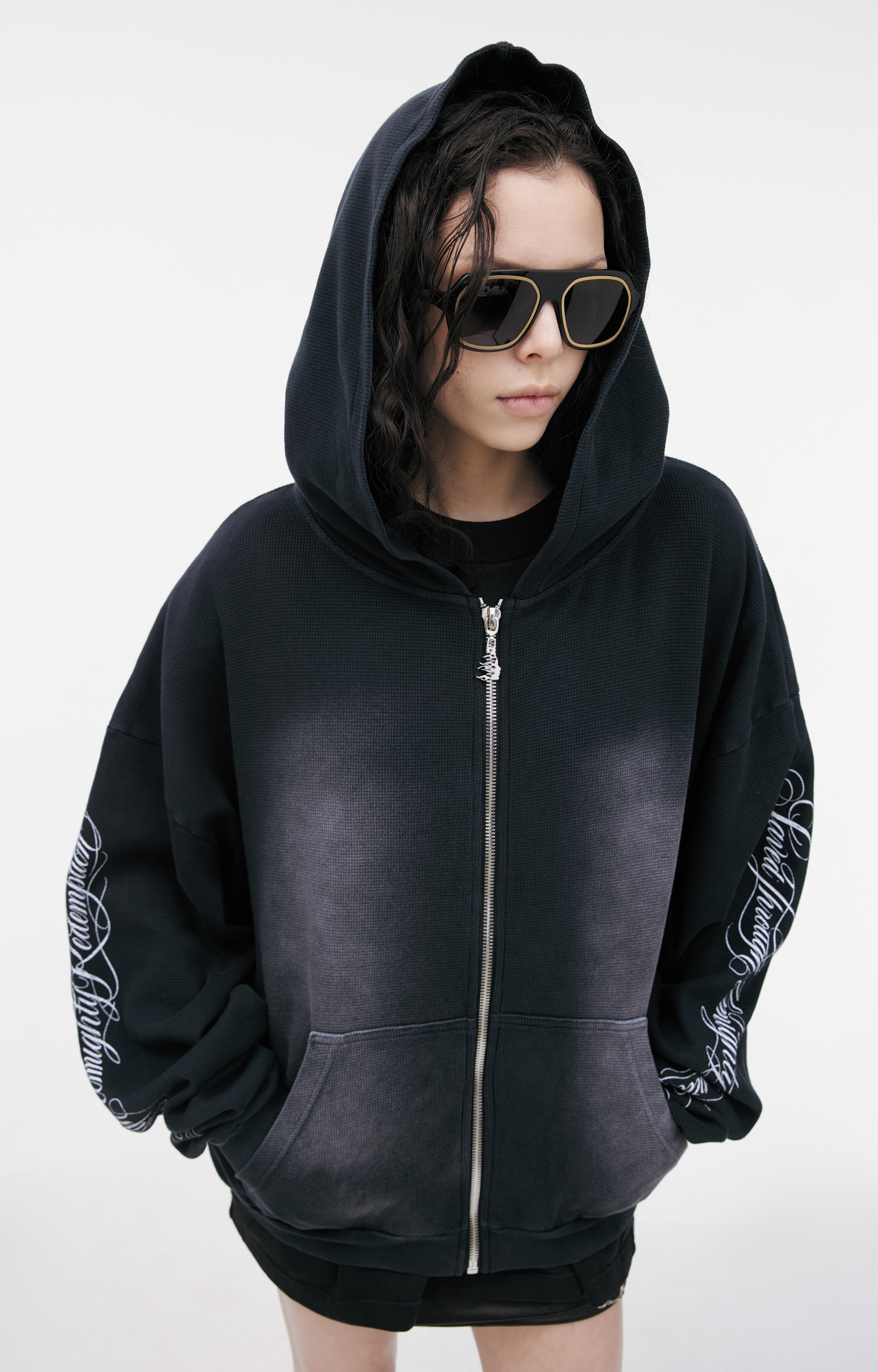 Hellstar パーカー ブラック Sサイズ Buy Hellstar women black zip-up hoodie for $540 online on SV77