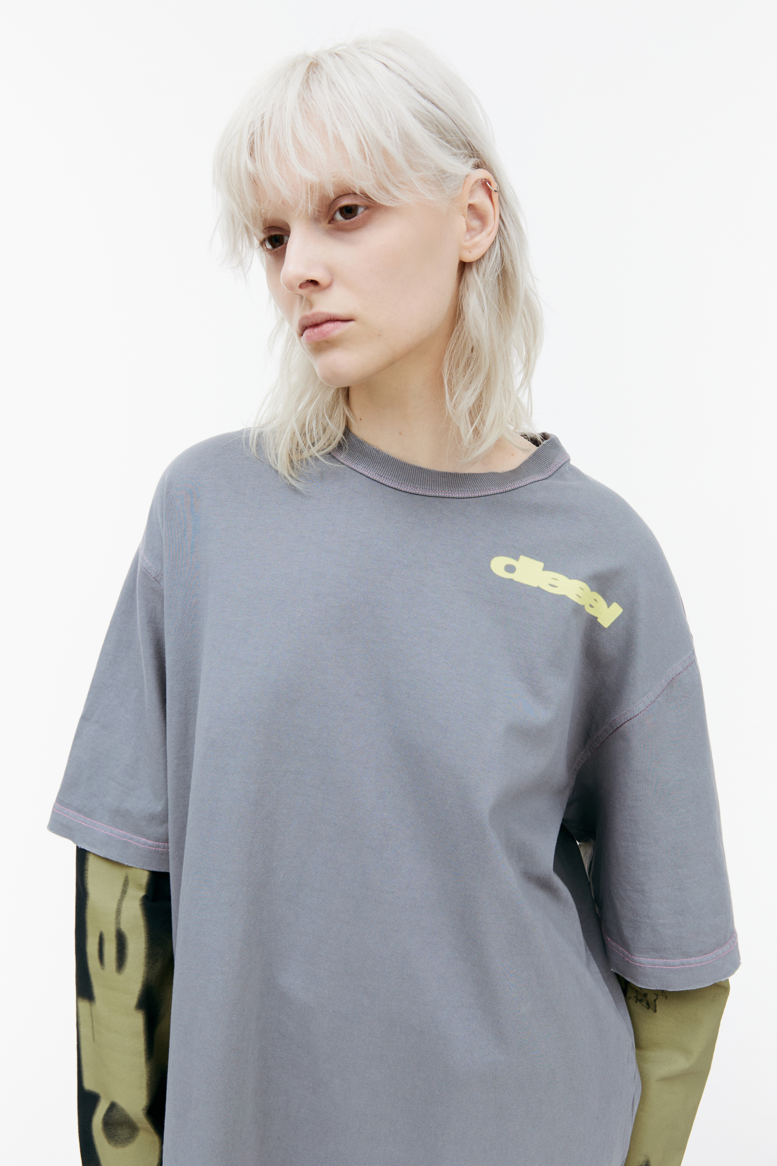 Tシャツ・カットソー AVANT TOI Woman T-Shirt Grey 224SD2654JCOVHV 00007 Printed T-shirt - Light gray/Outkast - Ladies | H&M US