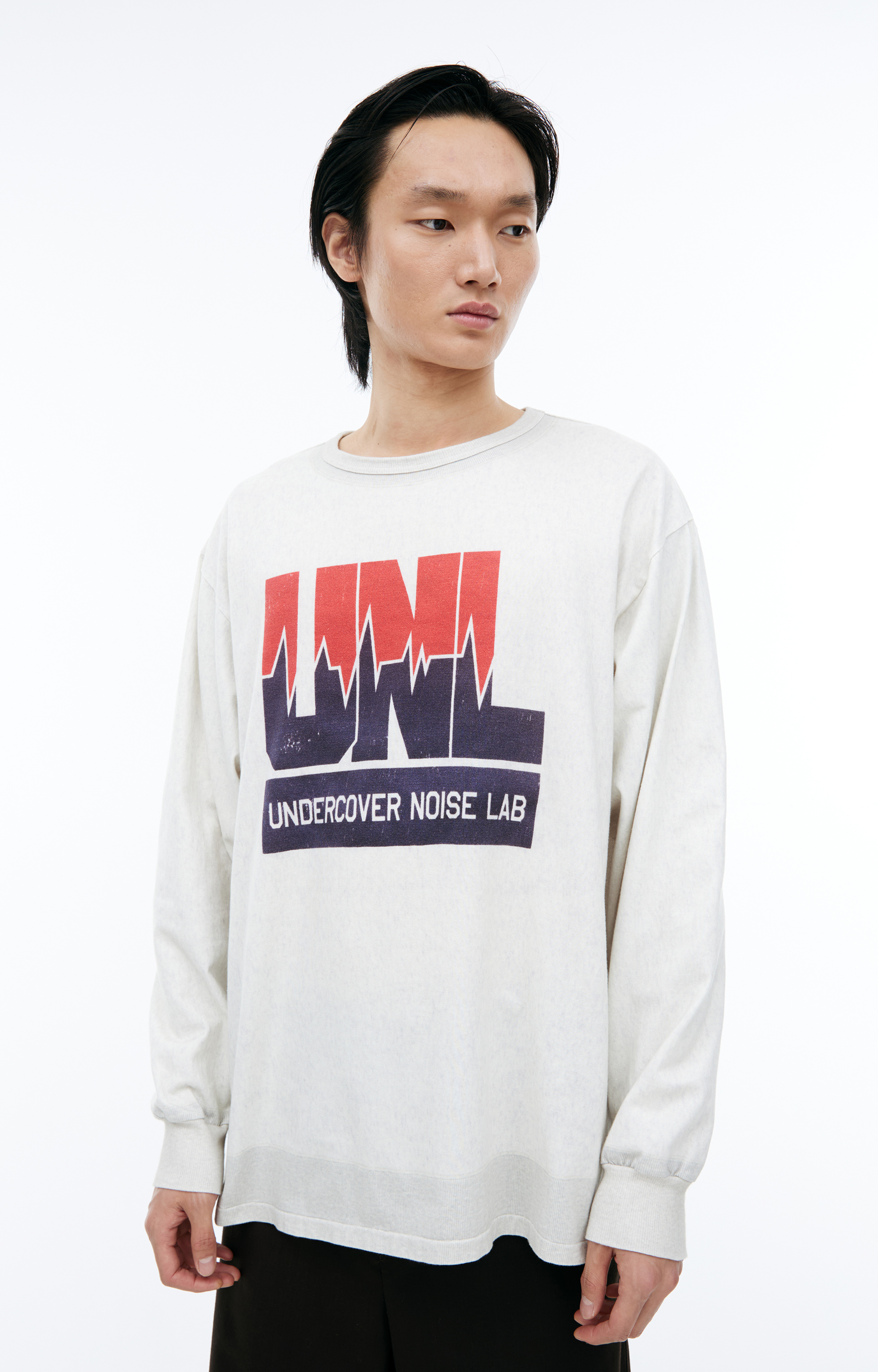 最新最全の Buy Undercover men beige longsleeve 'noise lab' for $805 アクセサリー