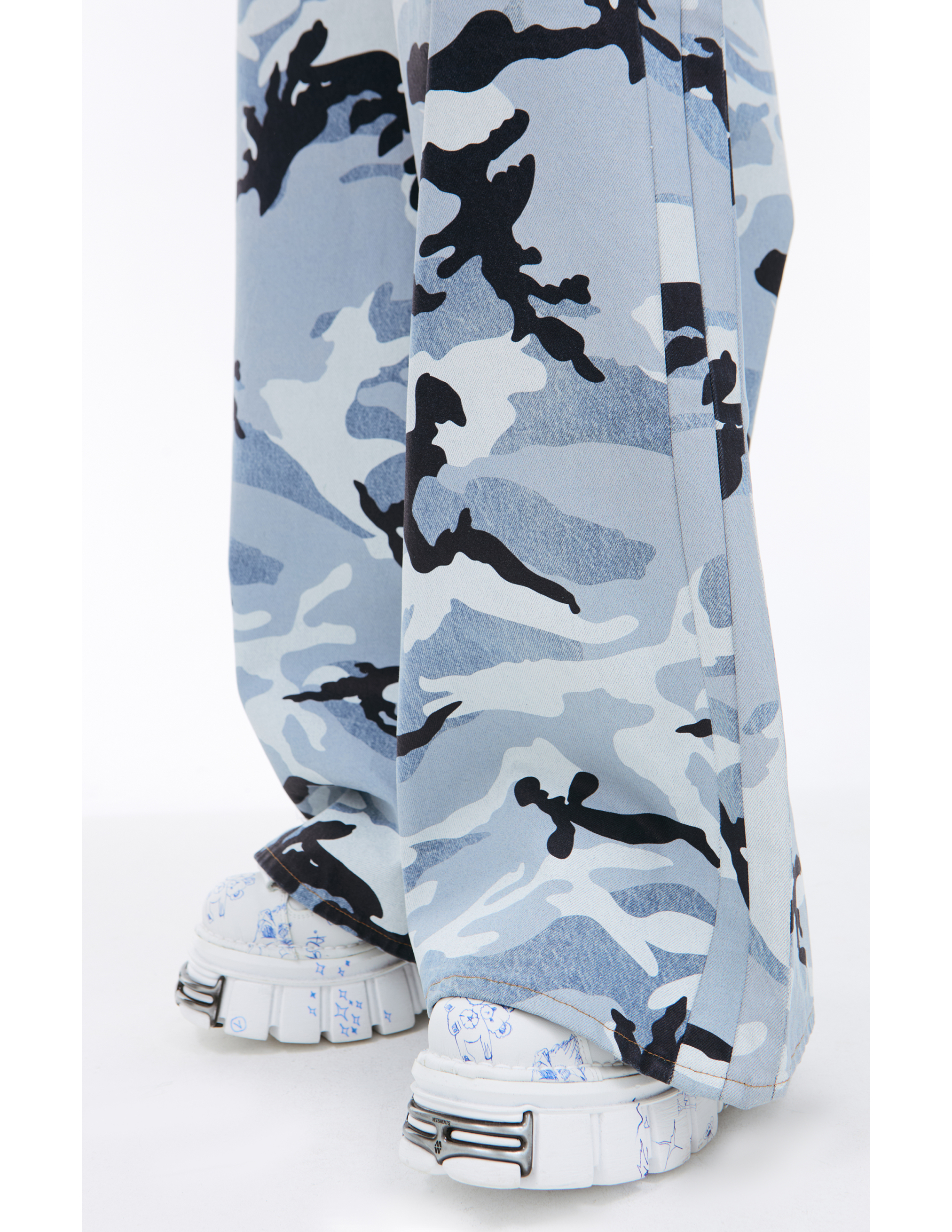 Vetements Blue Camo Big Shape Jeans In Blue