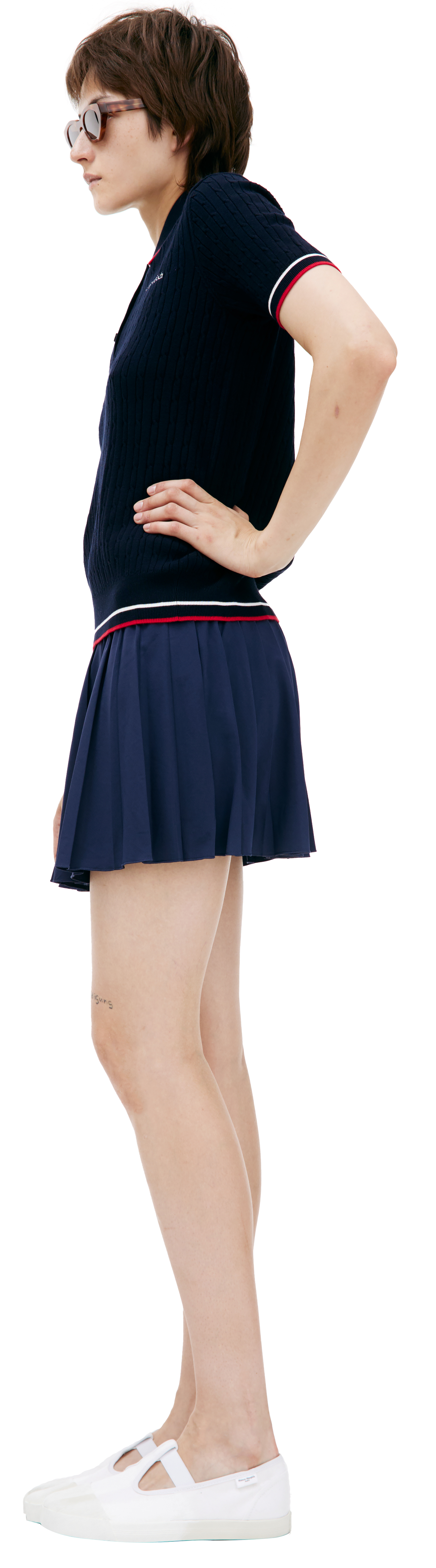 Sporty & Rich ロゴ刺繍入り　ベロアポロ　クリーム 最大39％OFF】Sporty & Rich(スポーティーアンドリッチ)のお得な
