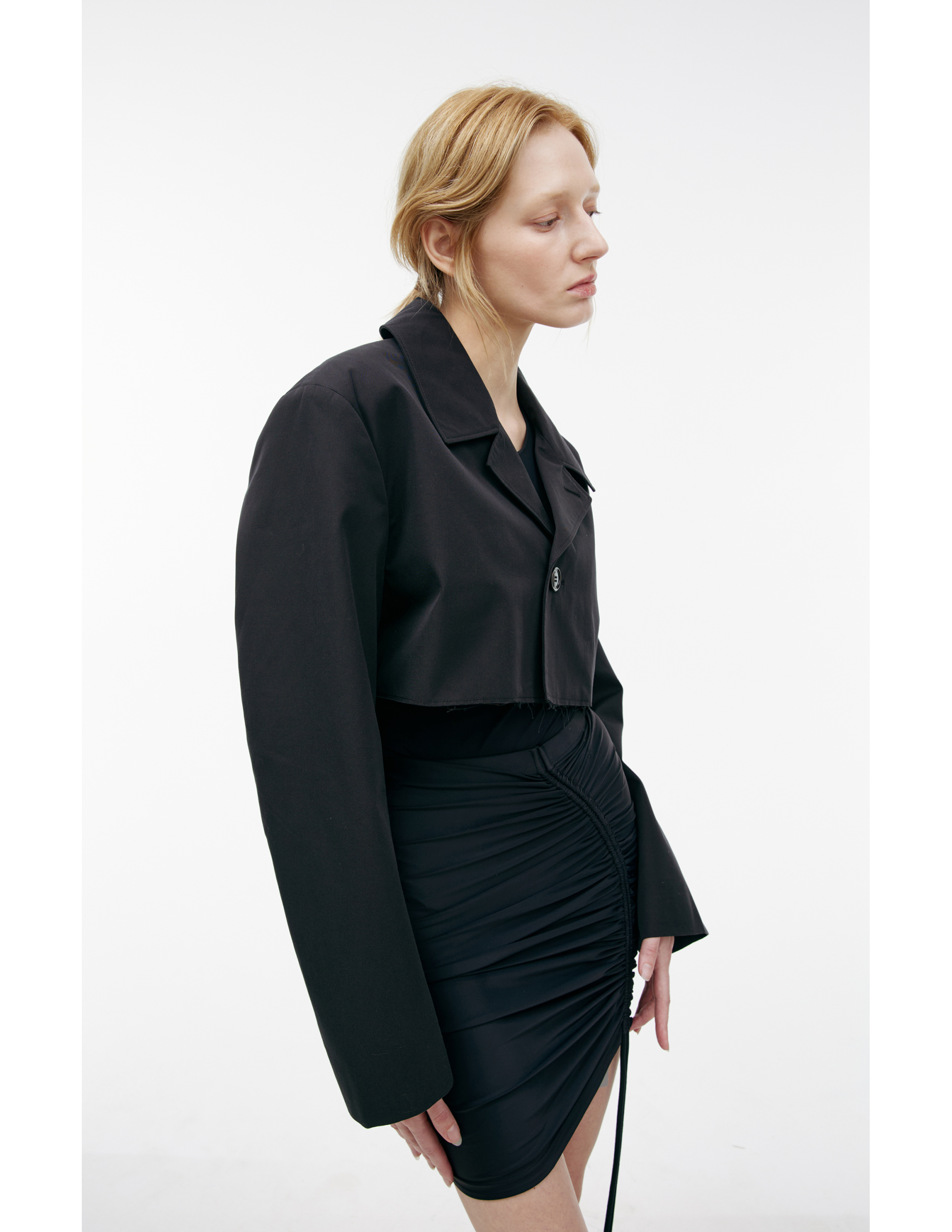 Vetements Shortened Blazer With A Button In Black