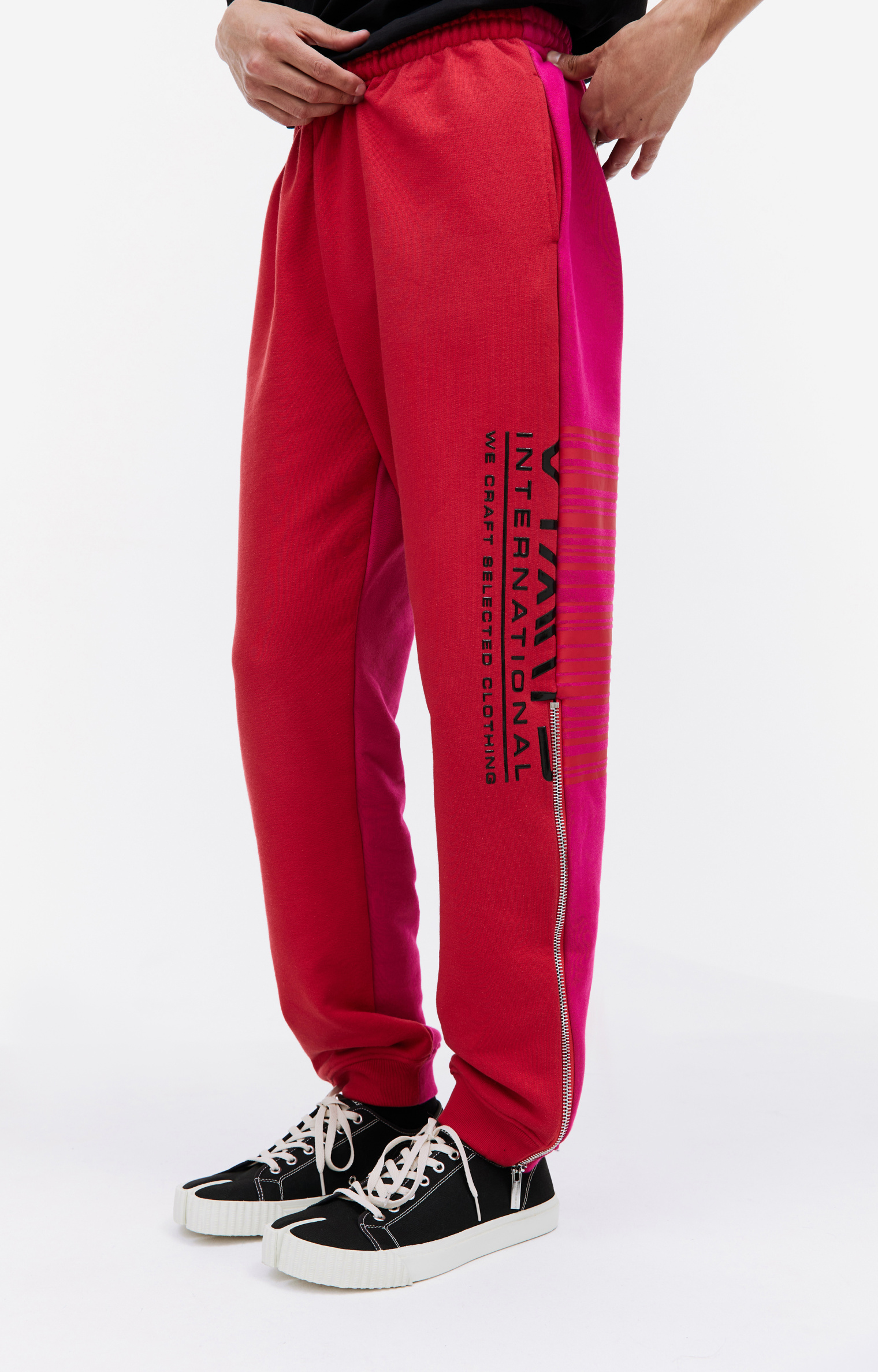 VTMNTS International printed sweatpants