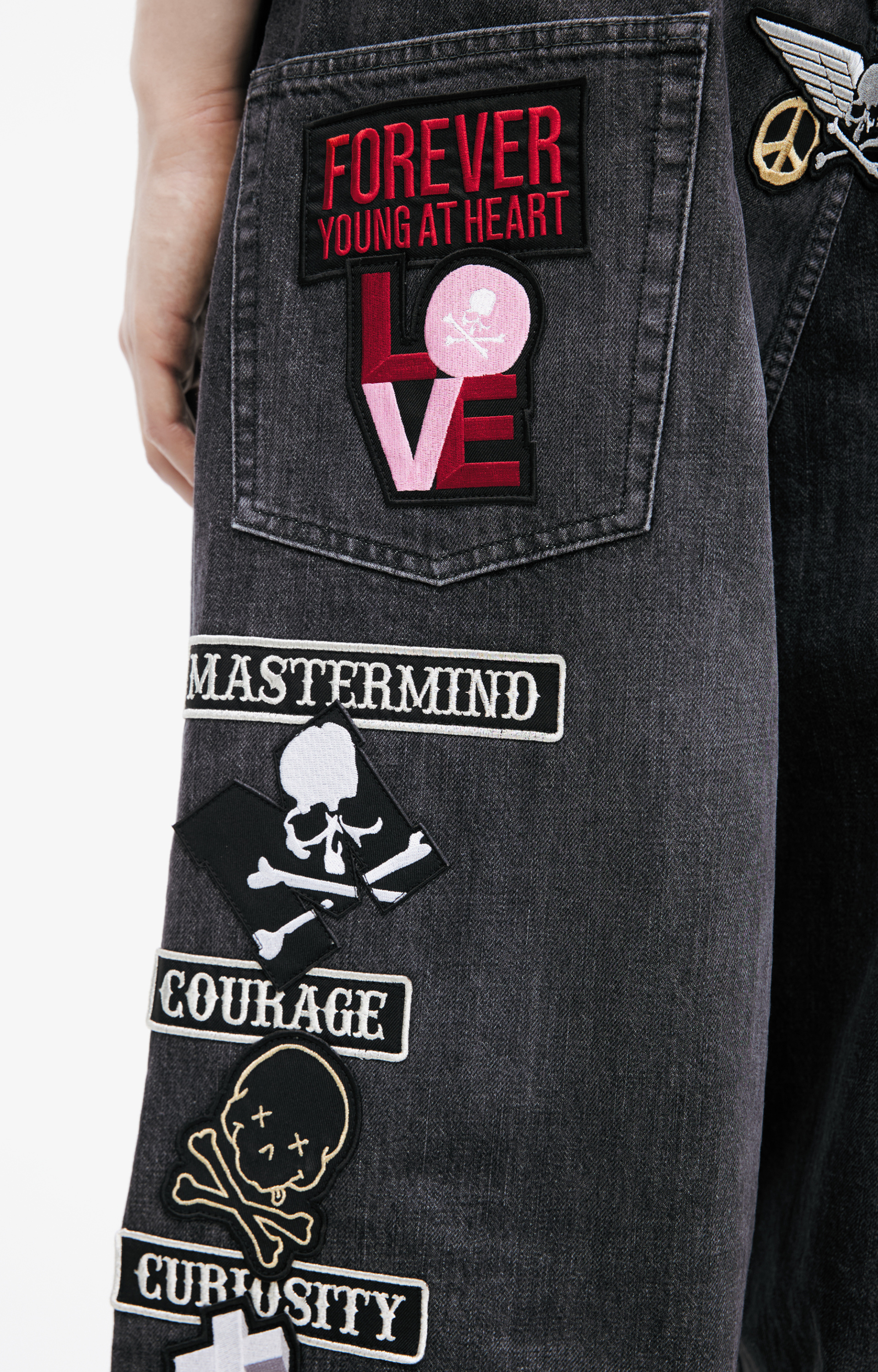 Mastermind WORLD Jeans with patches