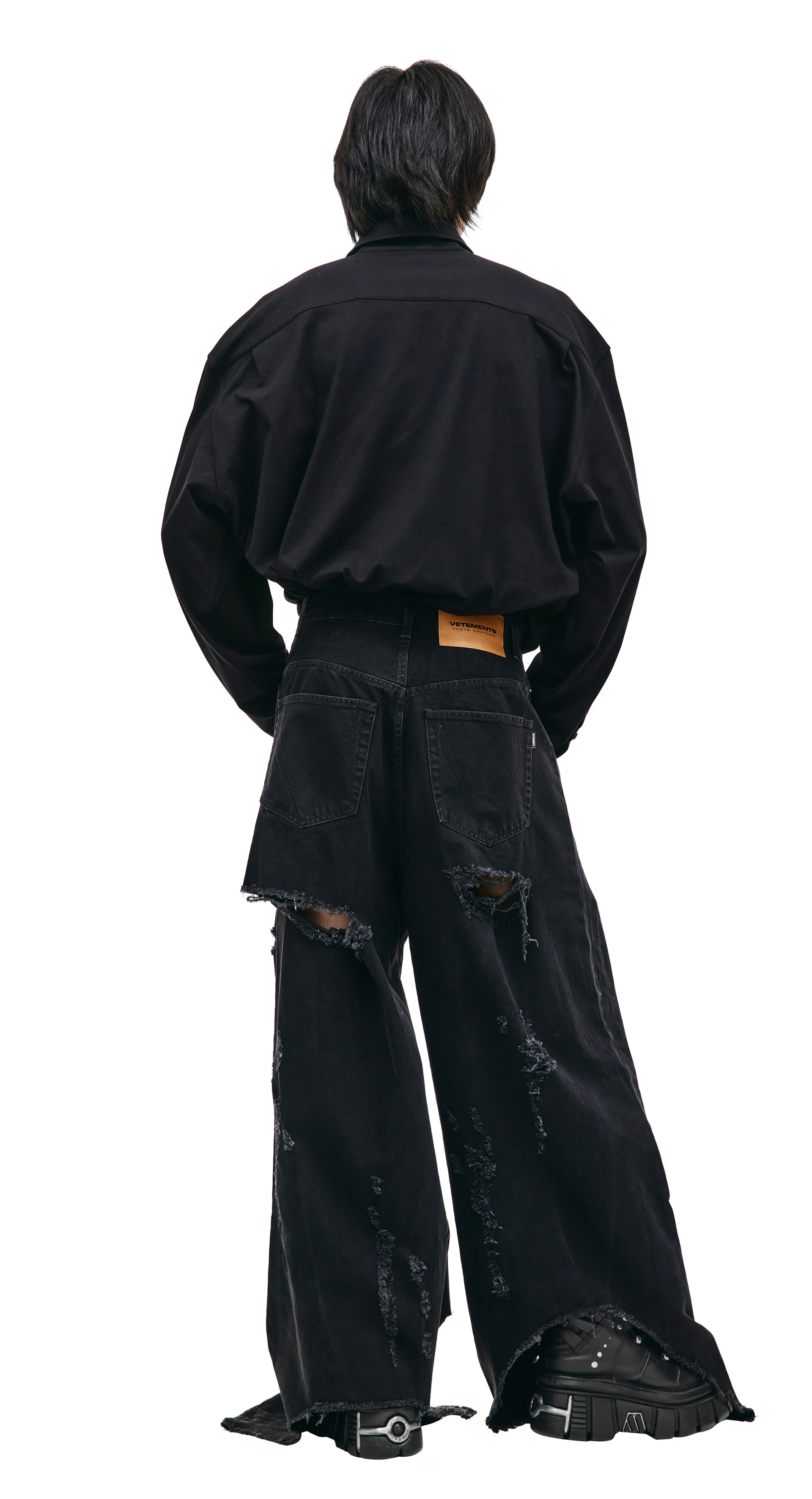 VETEMENTS Black distressed jeans