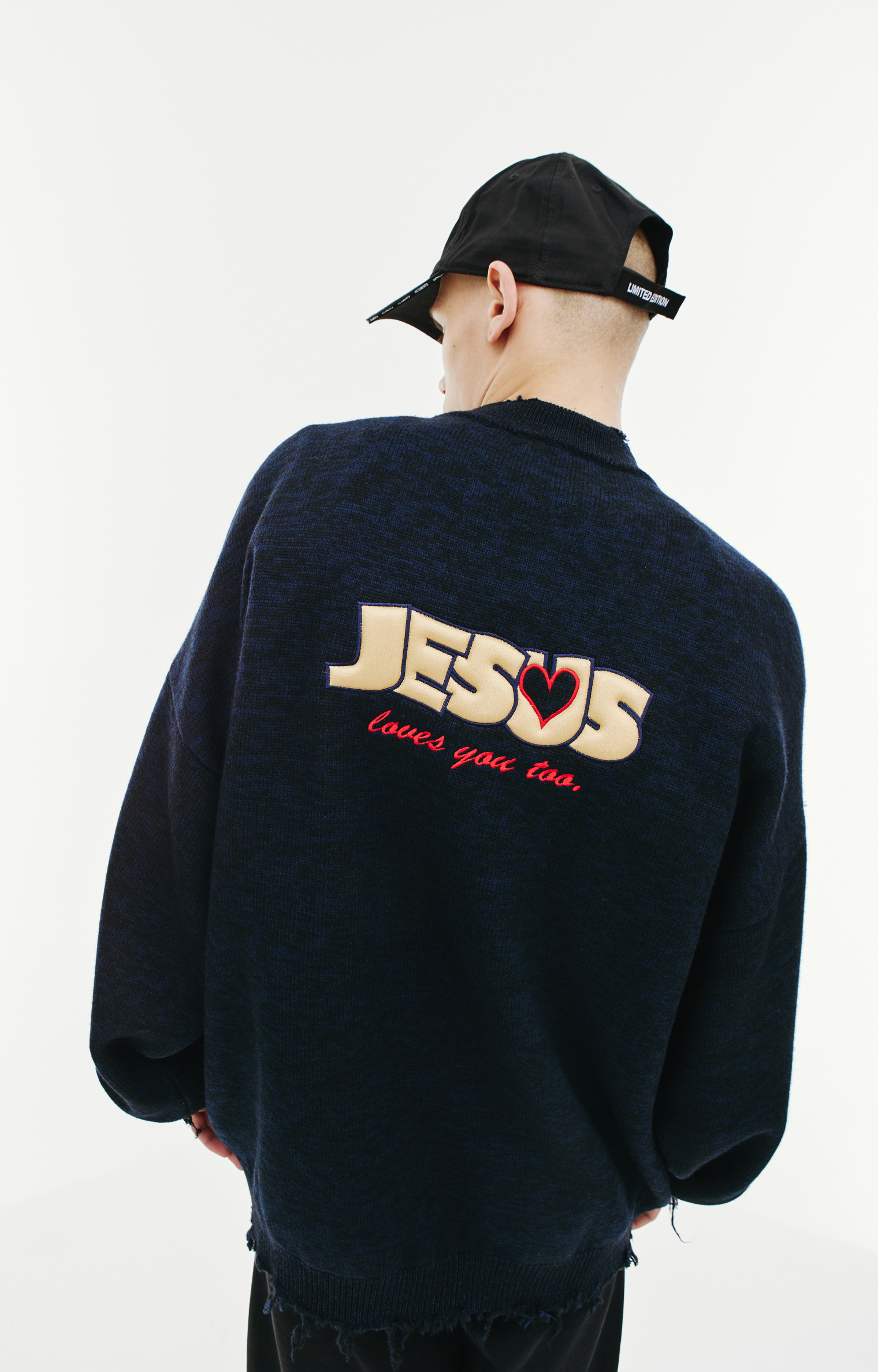 VETEMENTS Шерстяной свитер  \'Jesus Loves Me\'