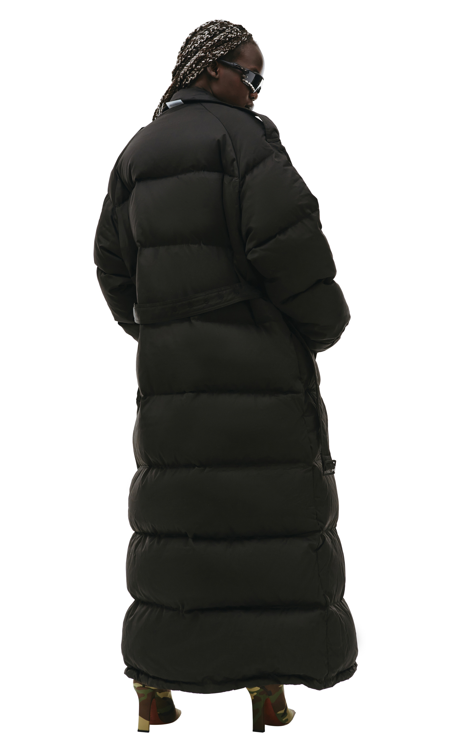 VETEMENTS Длинный пуховик с поясом