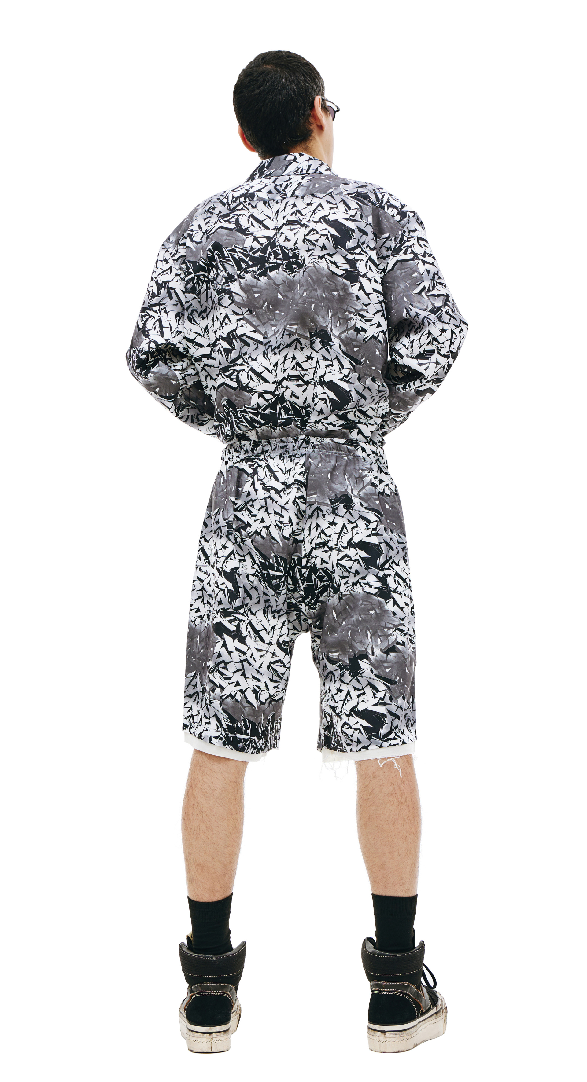 Children of the discordance Graffity print shorts