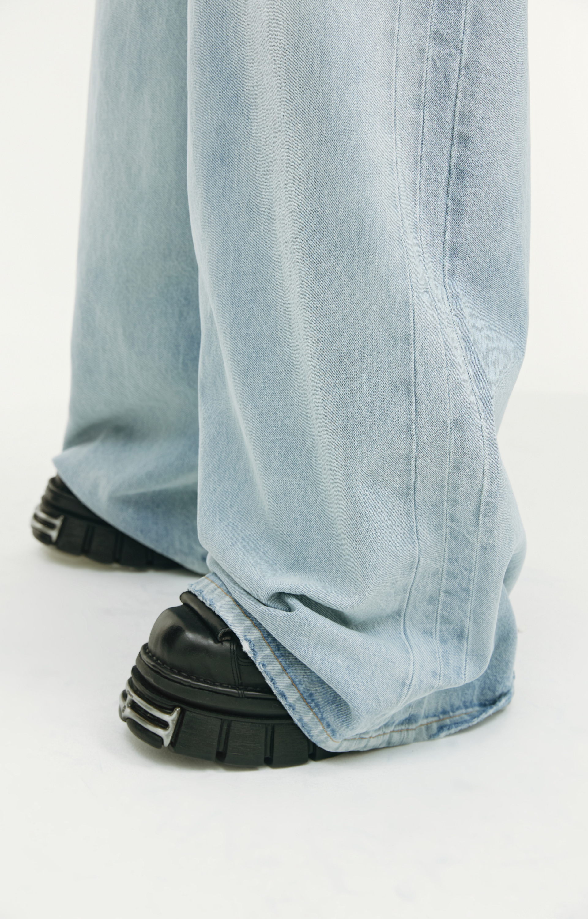 VETEMENTS Blue baggy jeans