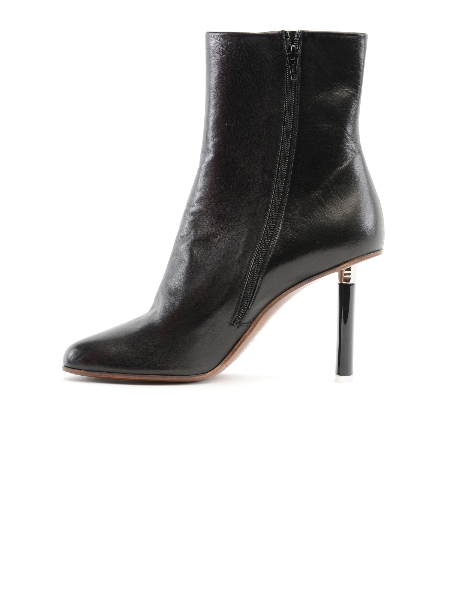 VETEMENTS Leather ankle boots