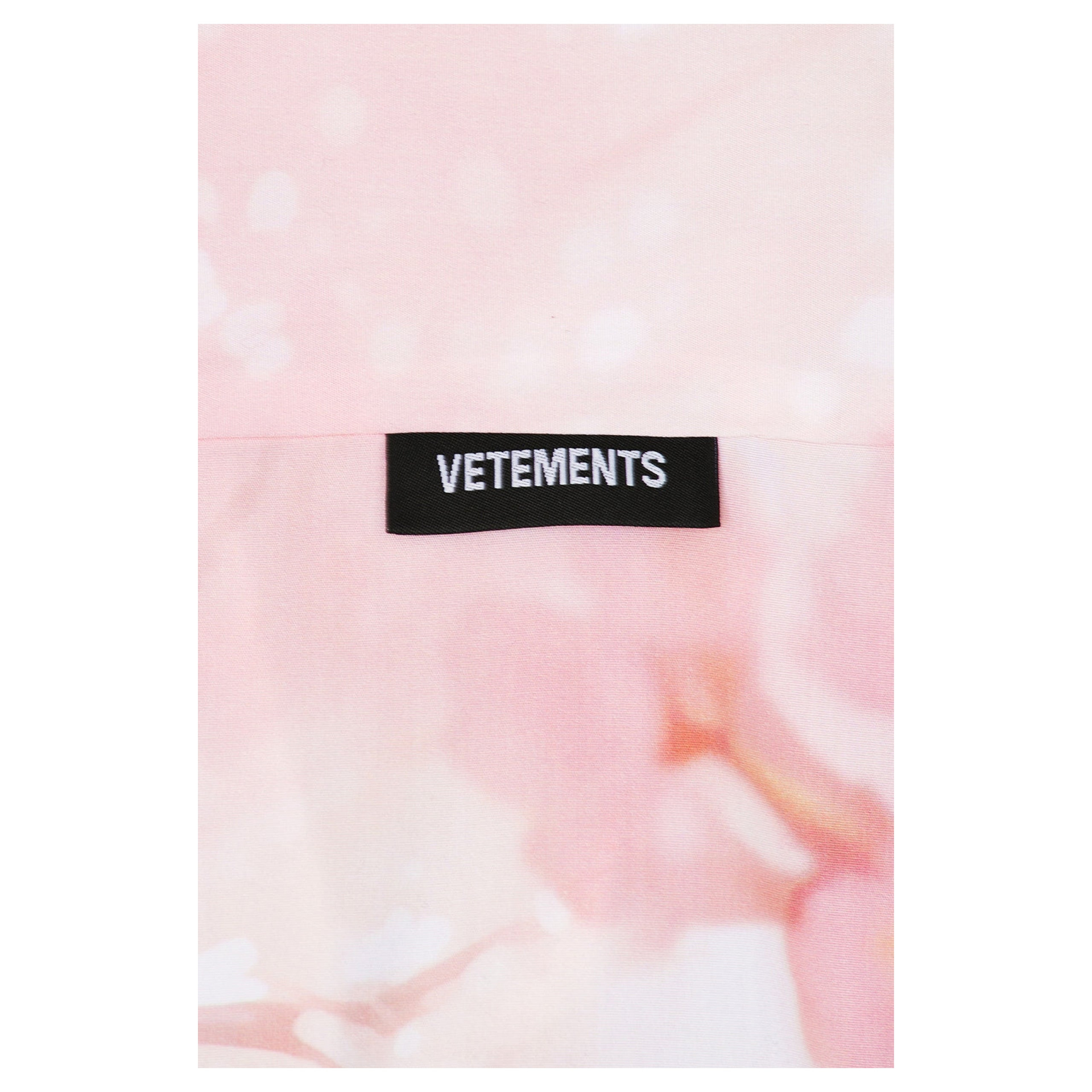 VETEMENTS Anime Short Sleeved Shirt