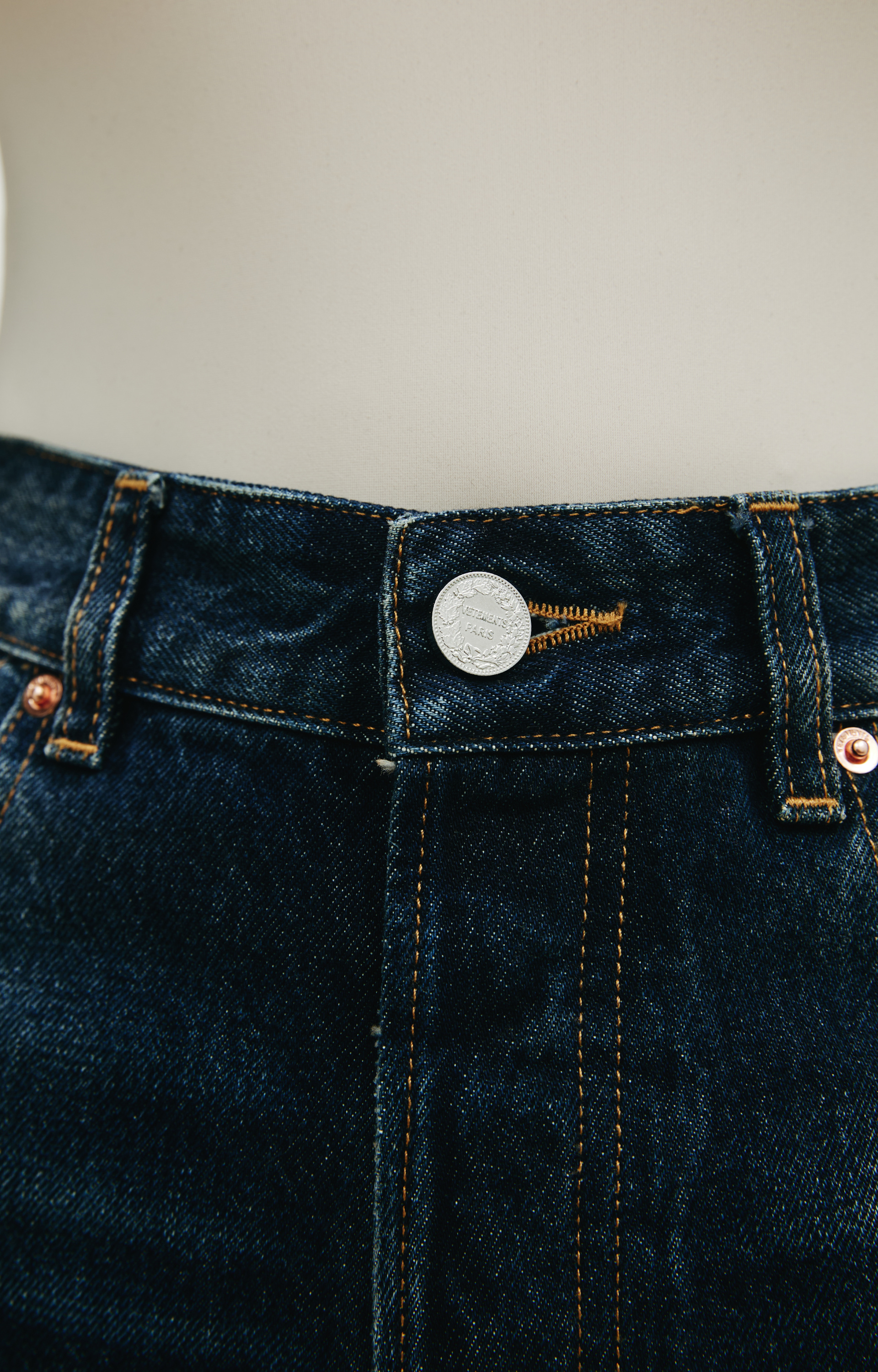 VETEMENTS Navy blue baggy jeans