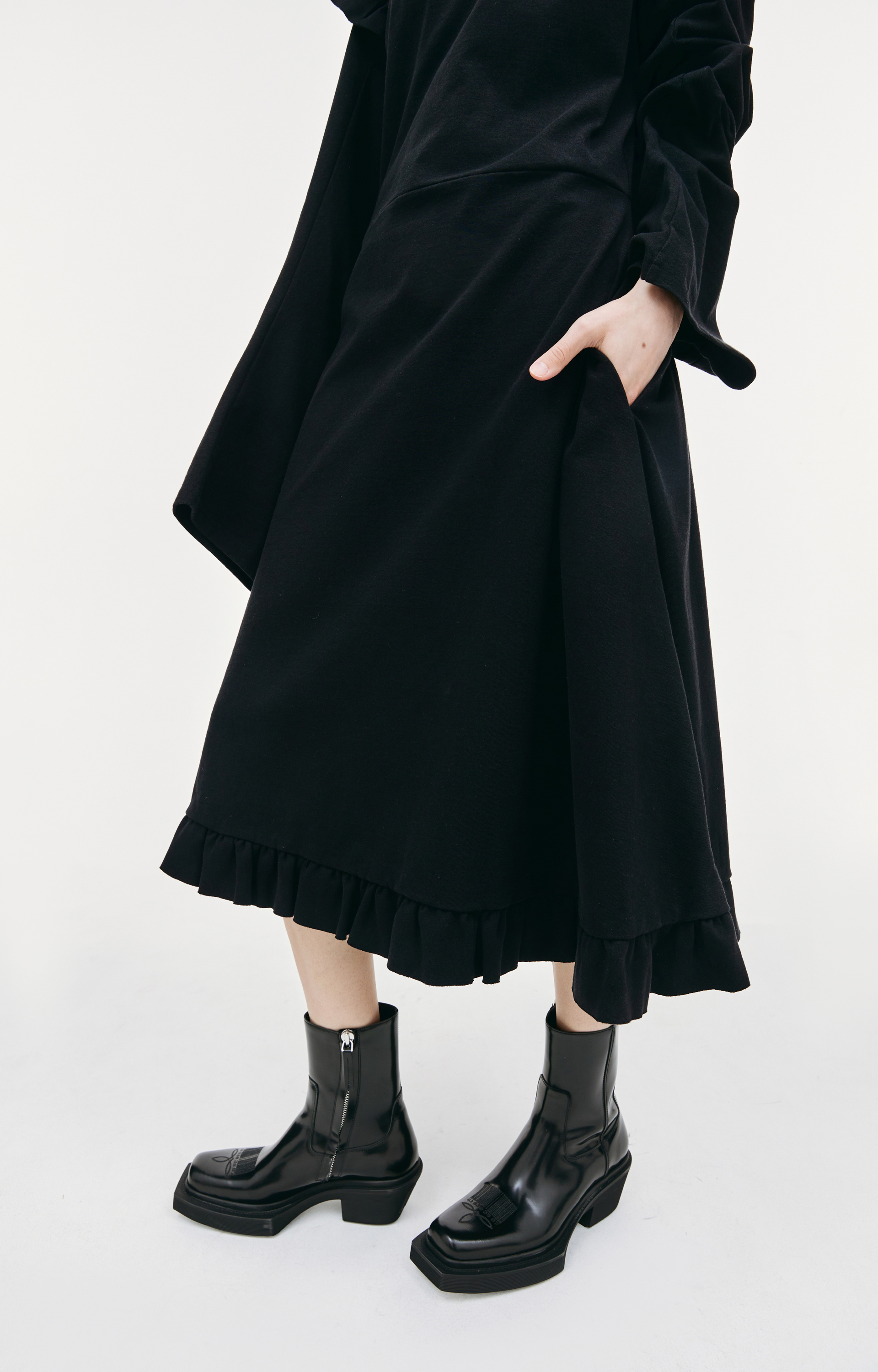 VETEMENTS Black ruffle midi dress
