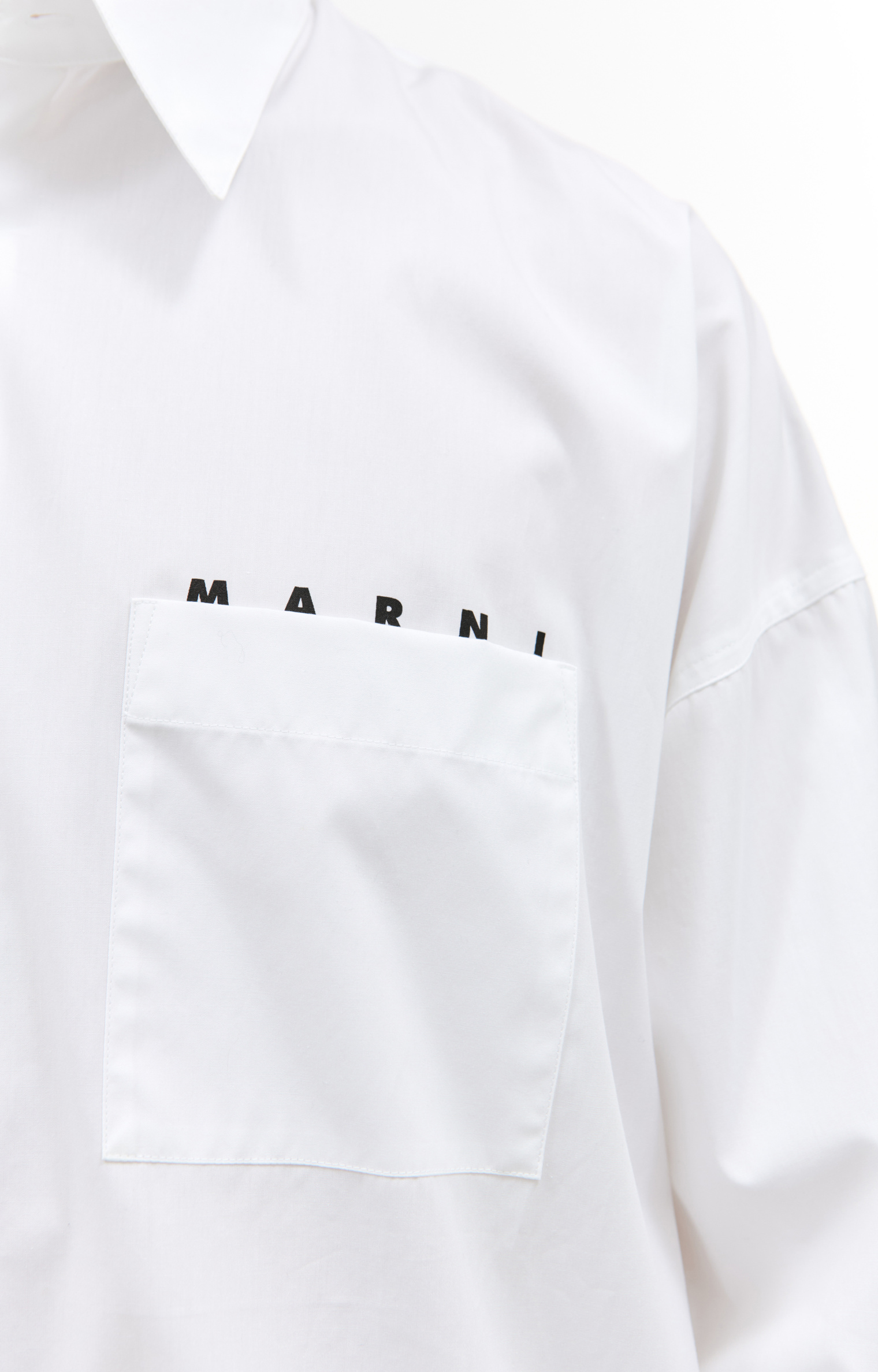 Marni Белая рубашка с накладным карманом