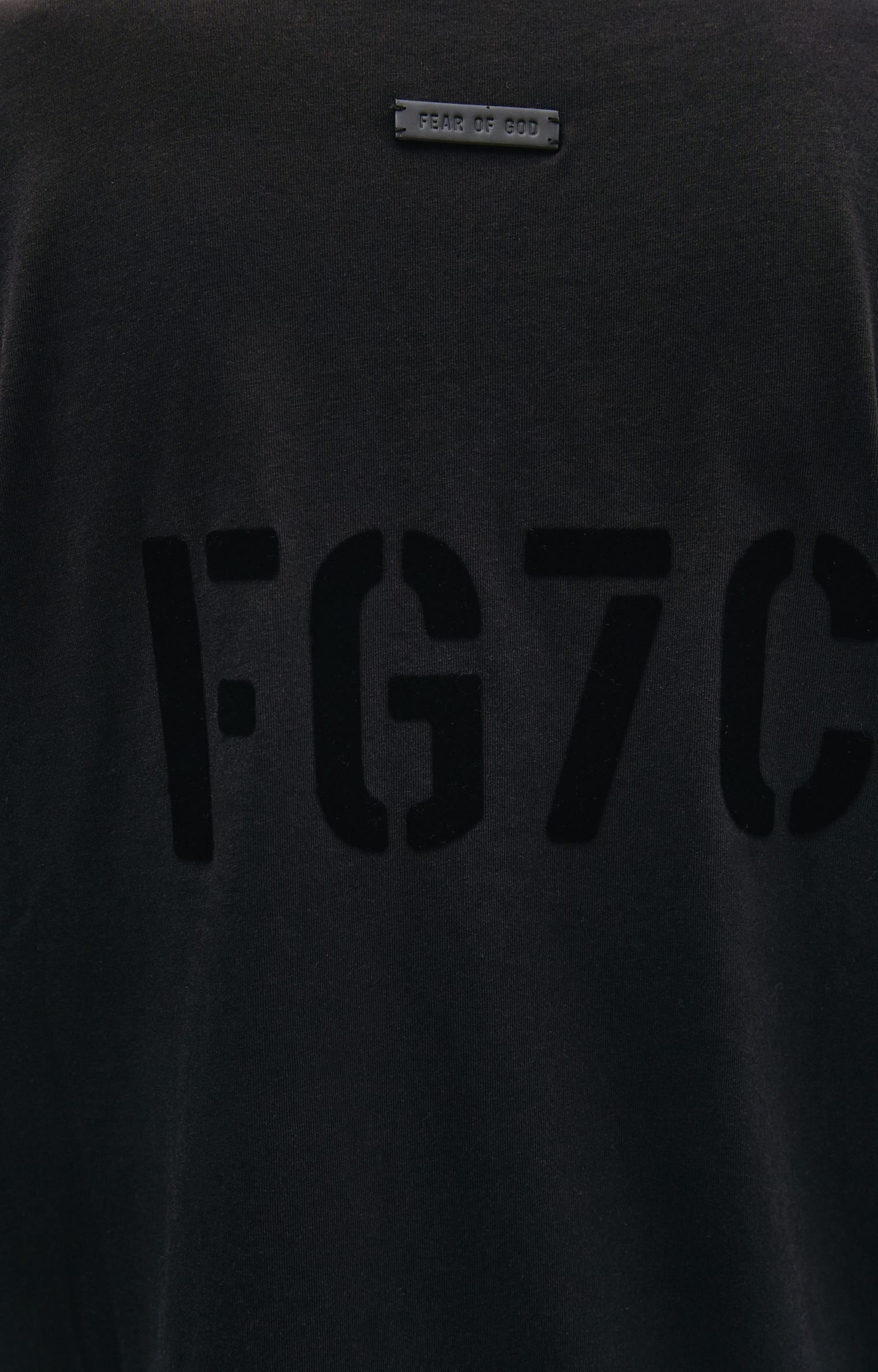 Fear of God Черная футболка с бархатным принтом