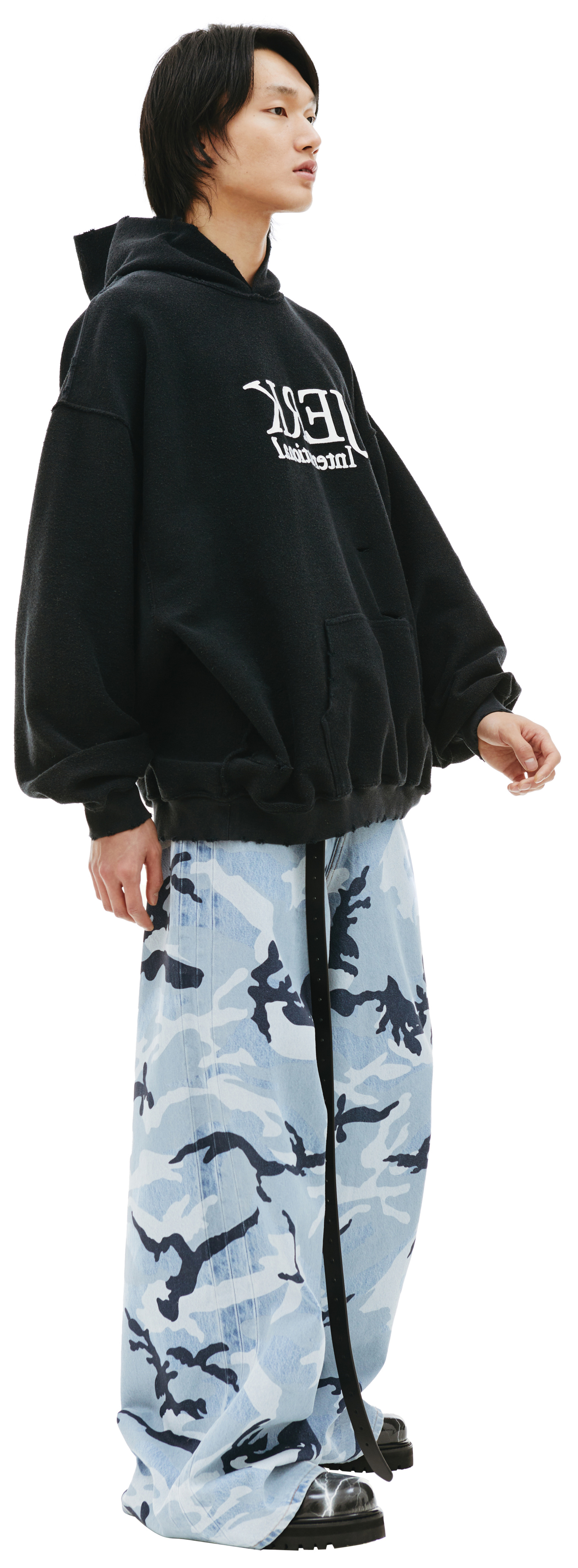VETEMENTS Destroyed Jerk hoodie