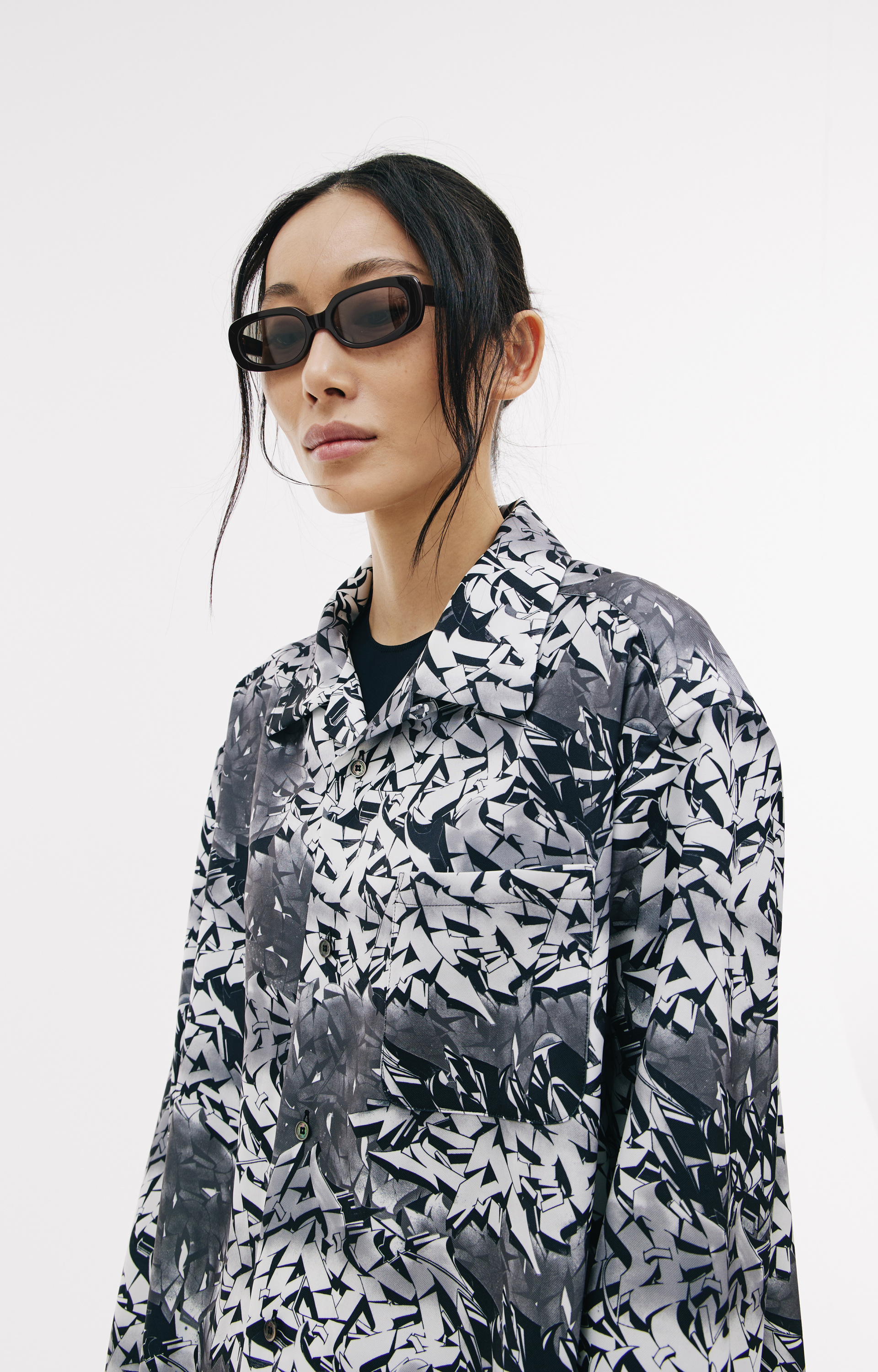 Children of the discordance Graffity print shirt