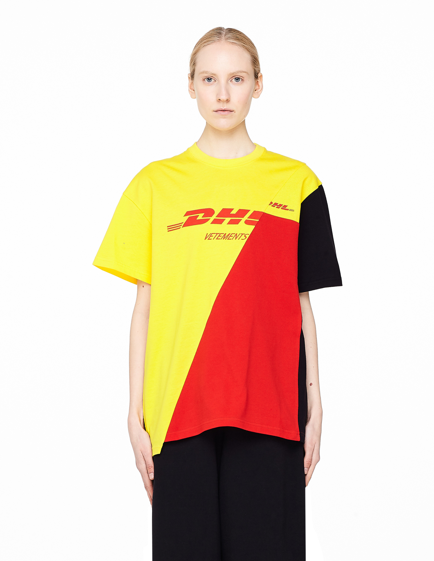 VETEMENTS Хлопковая футболка с принтом DHL