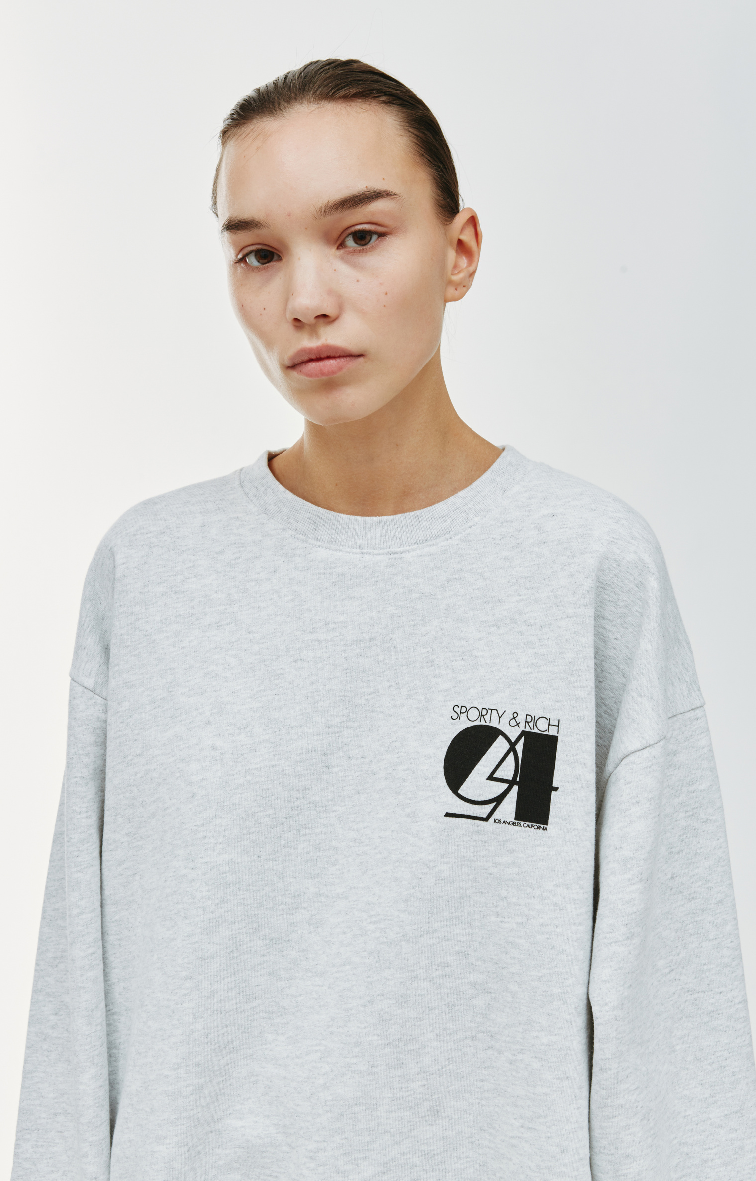 SPORTY & RICH Оверсайз свитшот Studio 94