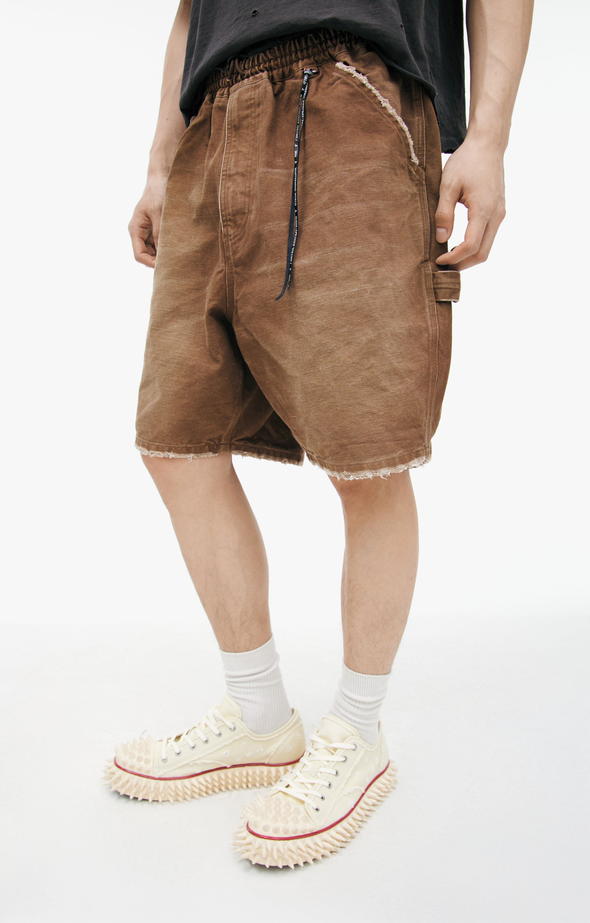 Mastermind WORLD Shorts with raw edges