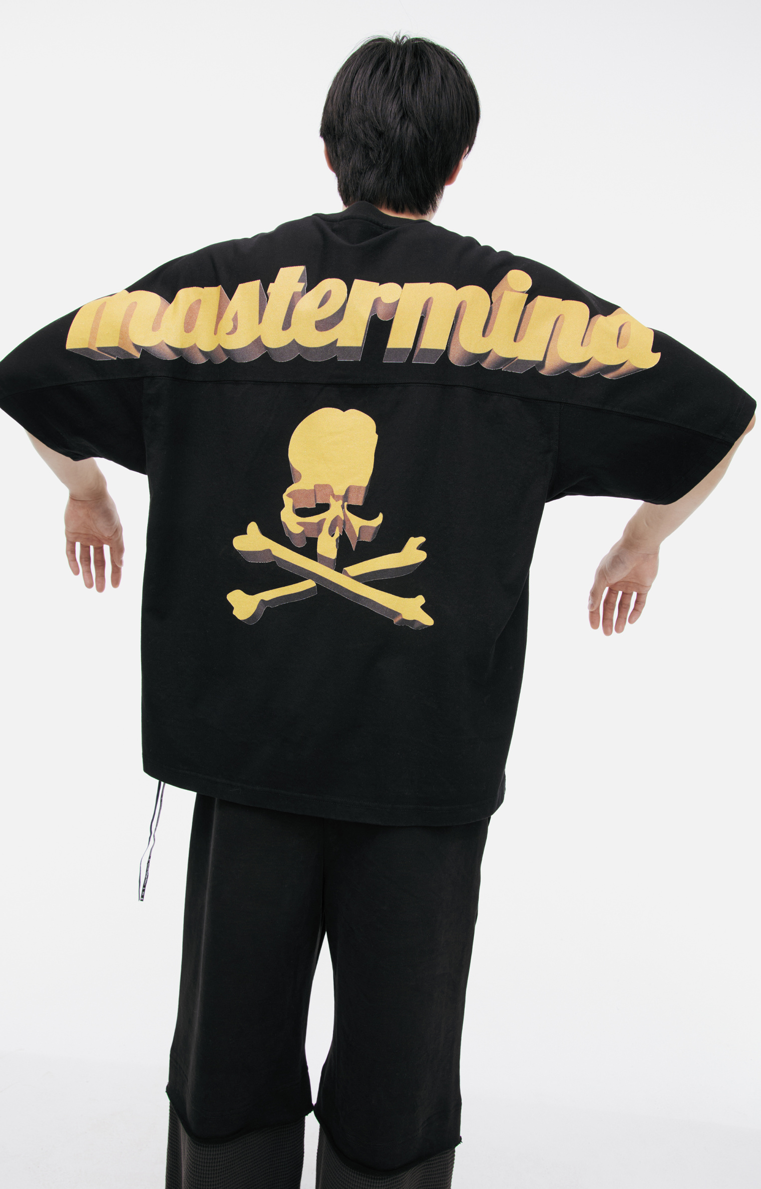 Buy Mastermind WORLD men black t-shirt with logo for $745 online