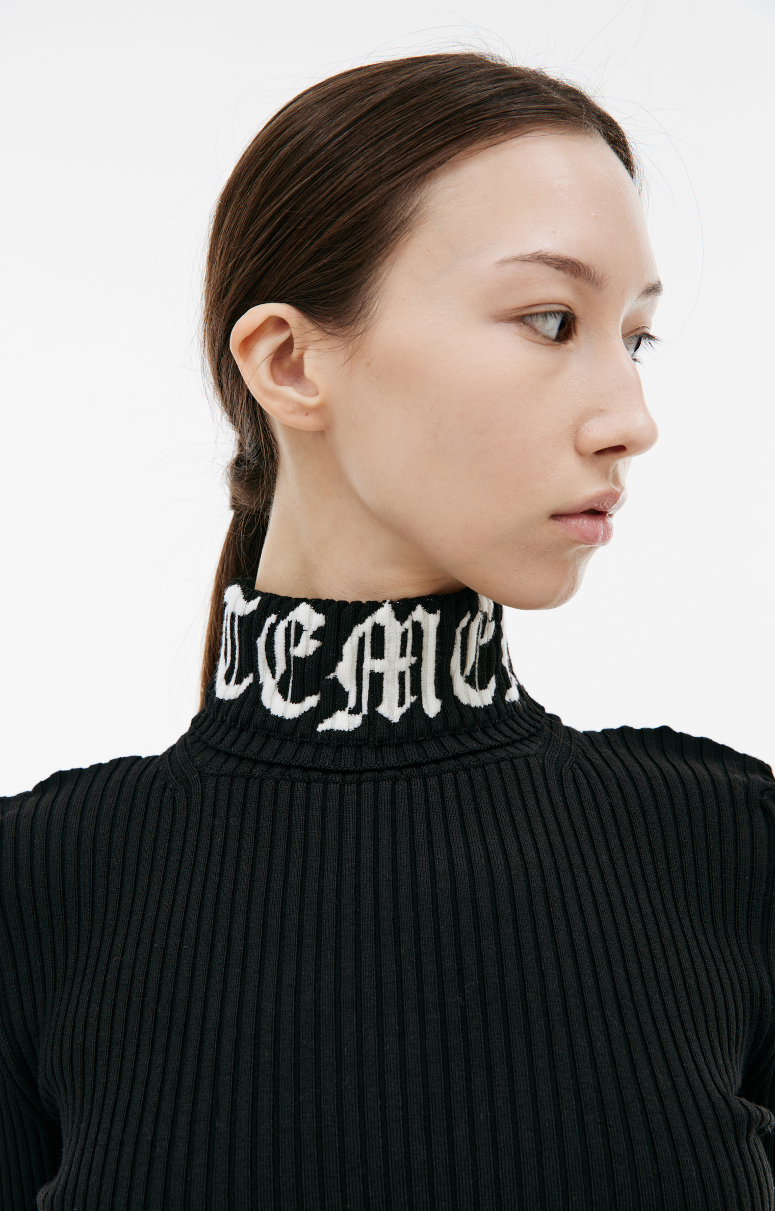 VETEMENTS Wool logo turtleneck