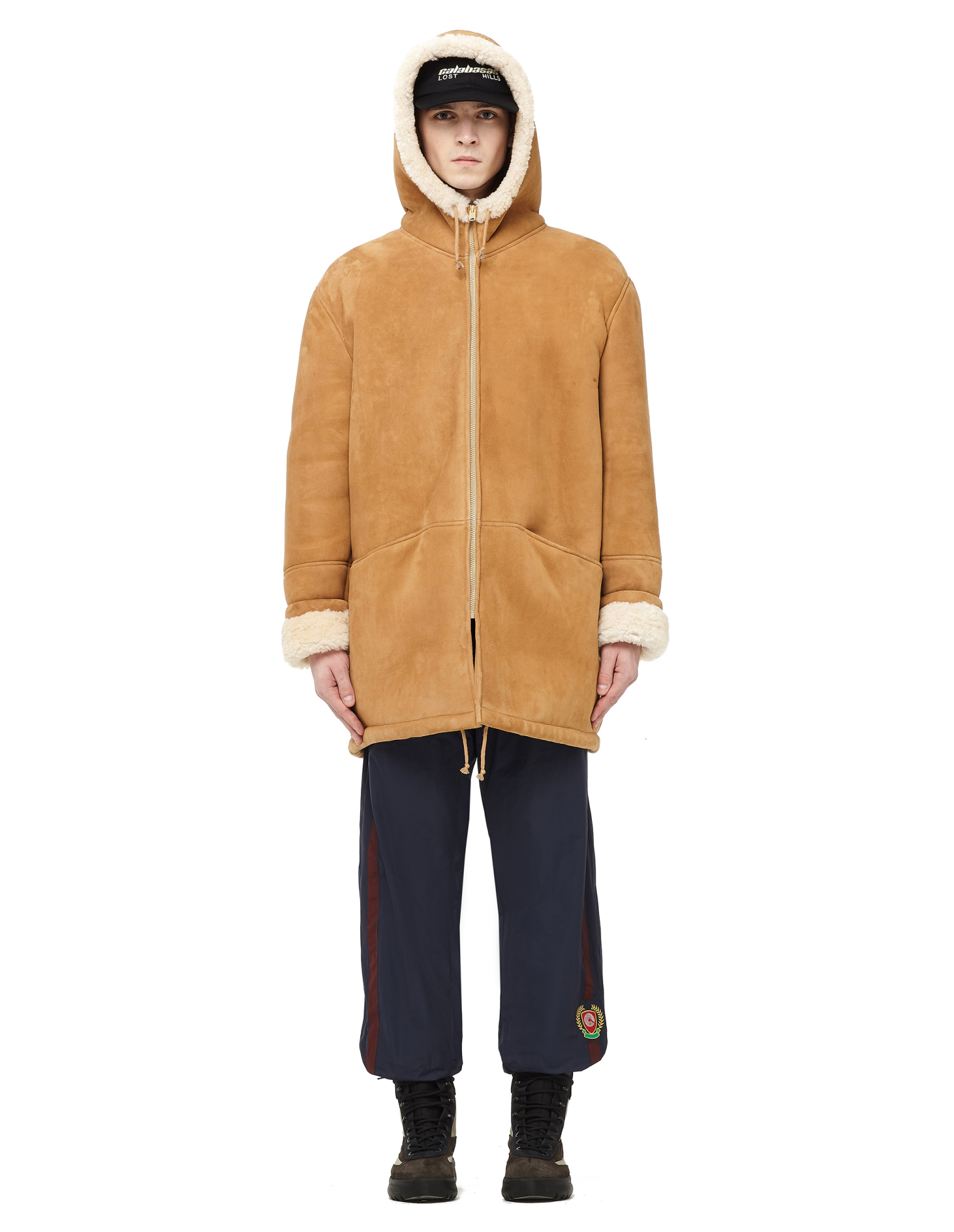 Yeezy Бежевая дубленка oversize