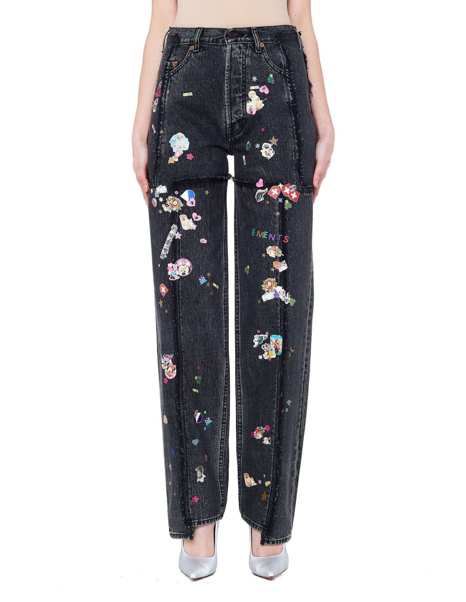 VETEMENTS Черные джинсы со стикерами
