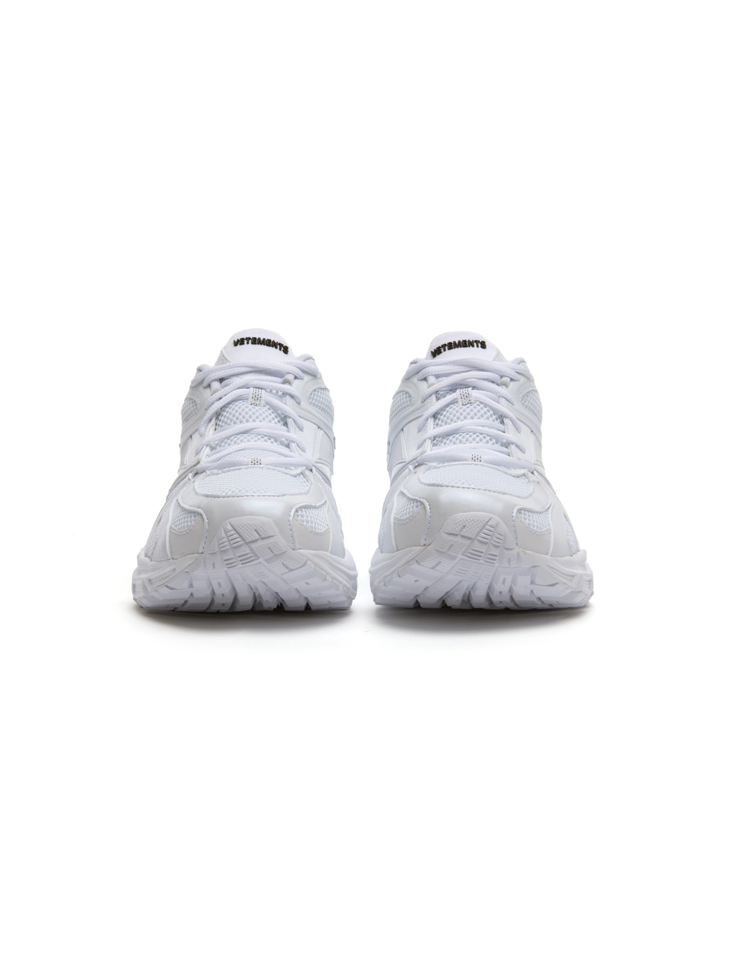 VETEMENTS White Spike Runner 200 Sneakers