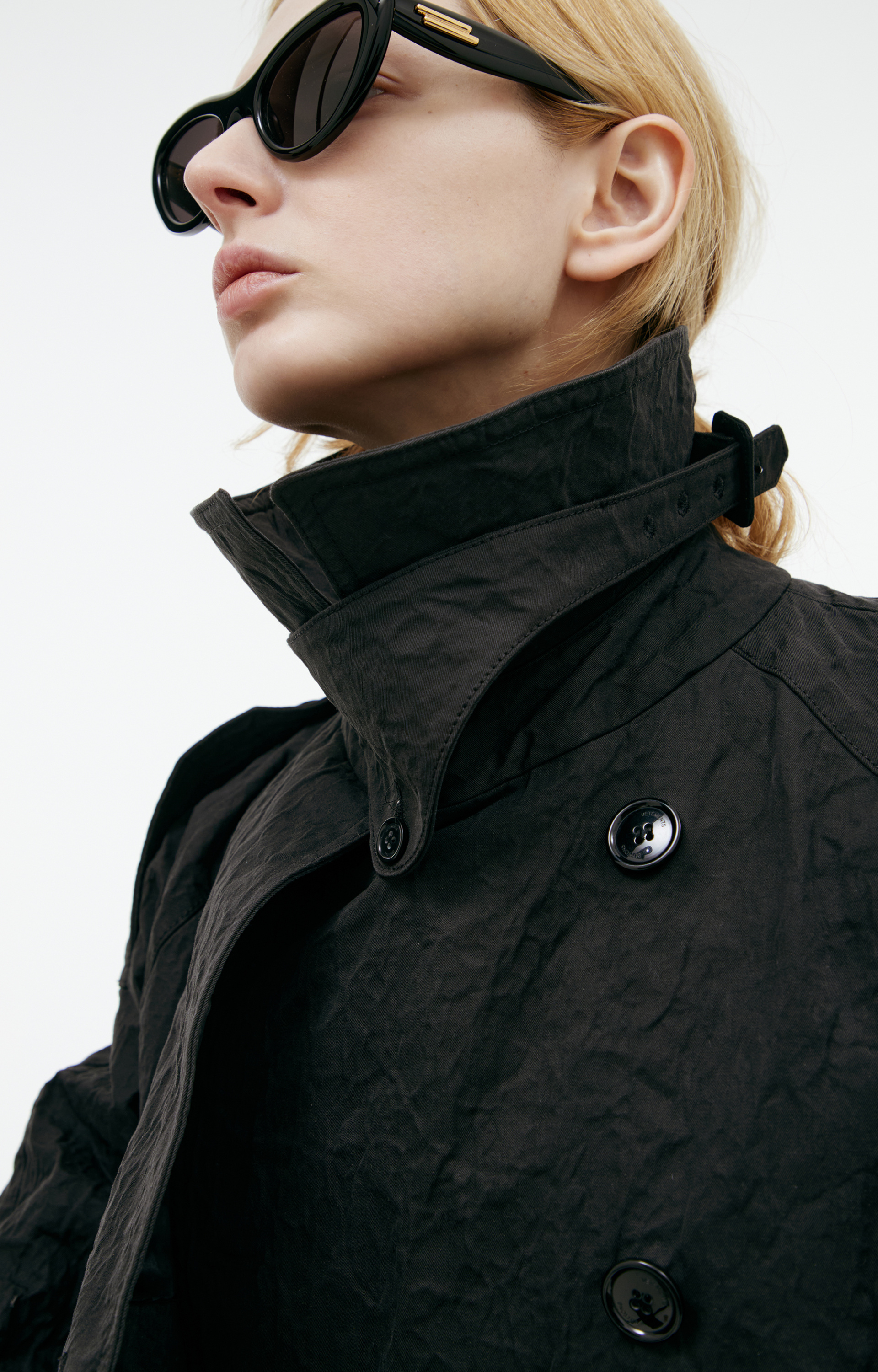 VETEMENTS Double-breasted trench coat with belt