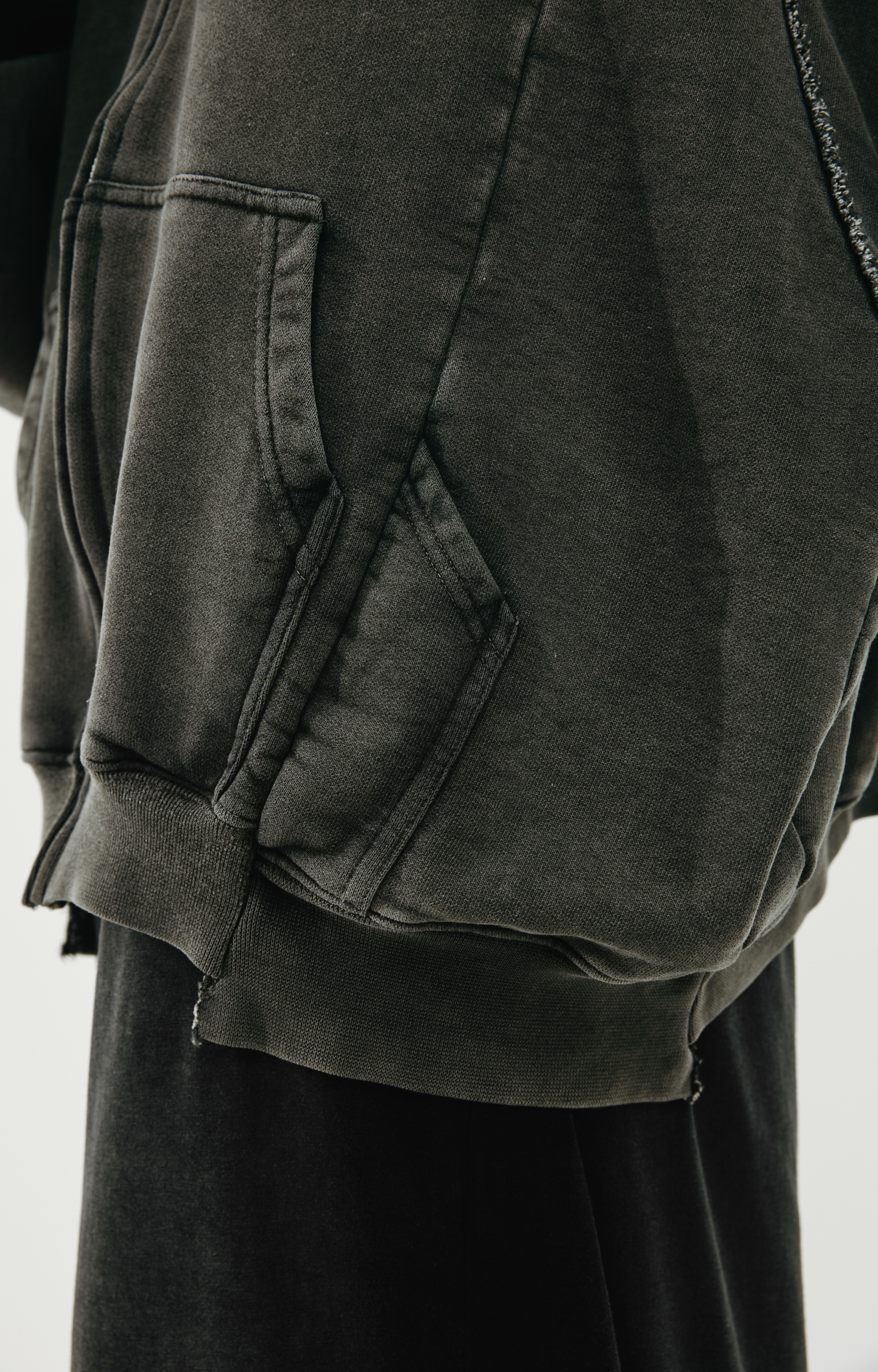 VETEMENTS ONLINE zip-up hoodie