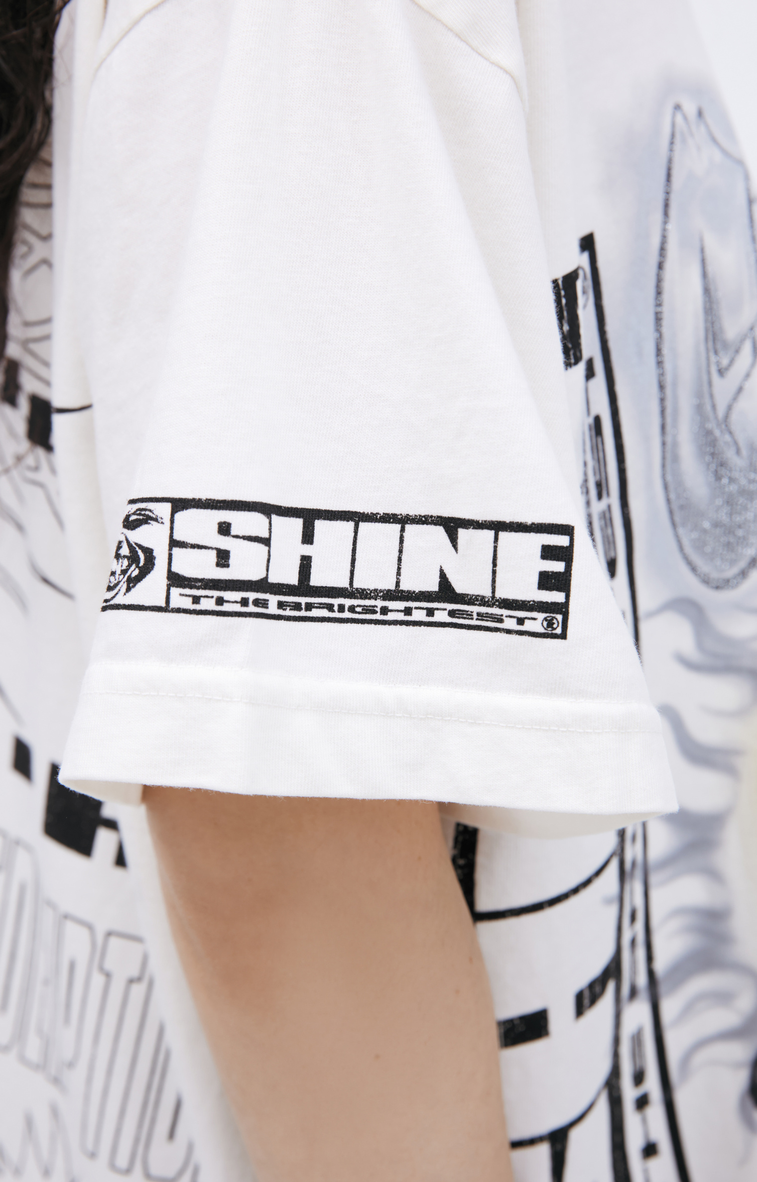 Buy Hellstar women white print t-shirt for $360 online on SV77