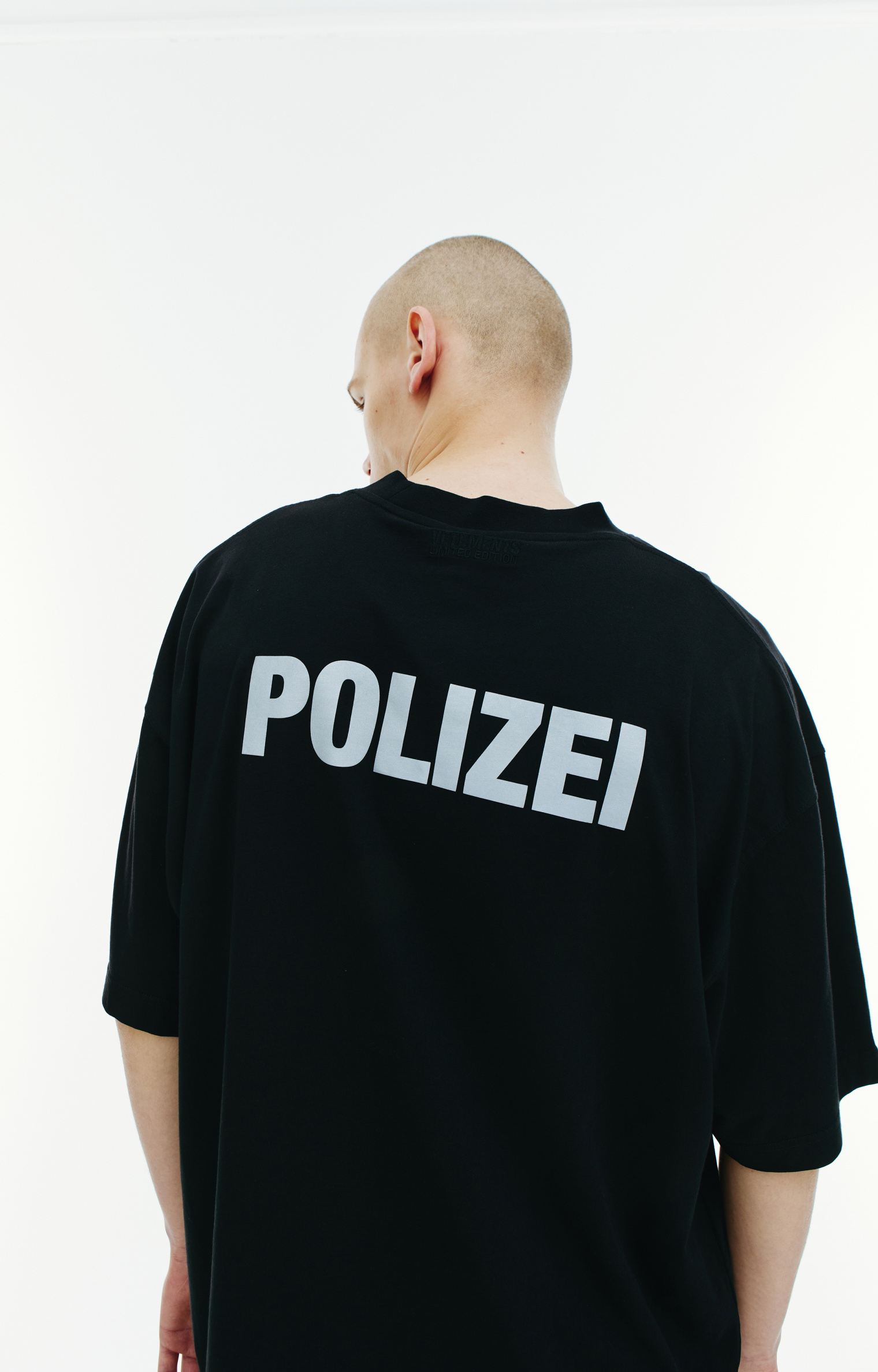VETEMENTS Polizei printed t-shirt