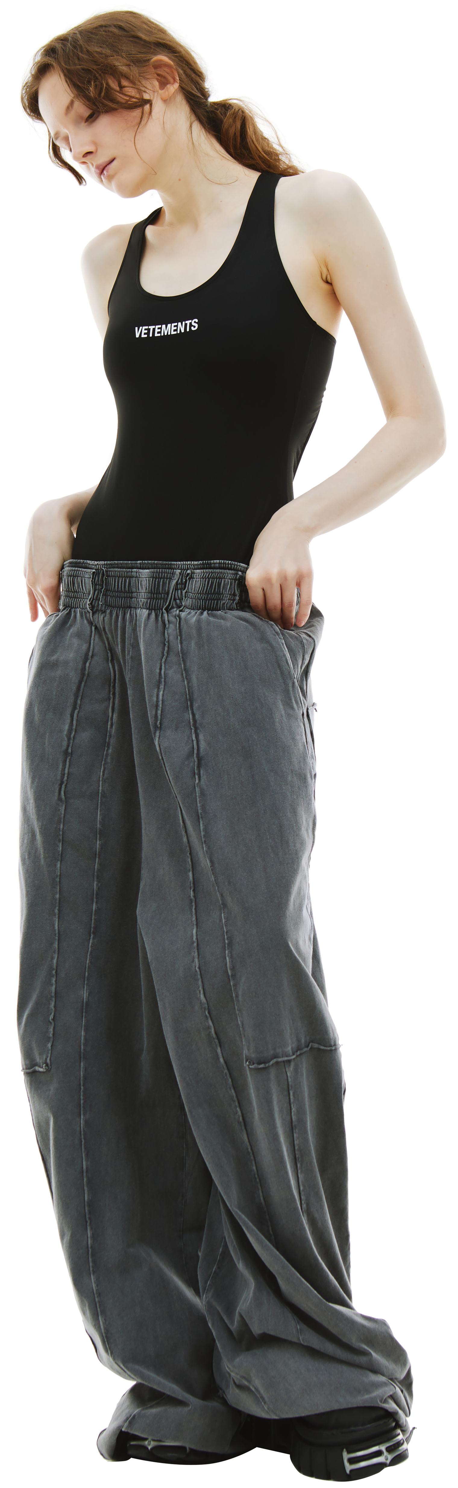 Женские серые широкие брюки с выстиранным эффектом VETEMENTS — купить за107 600 руб. в интернет-магазине SV77, арт. UE63SP175B/1200
