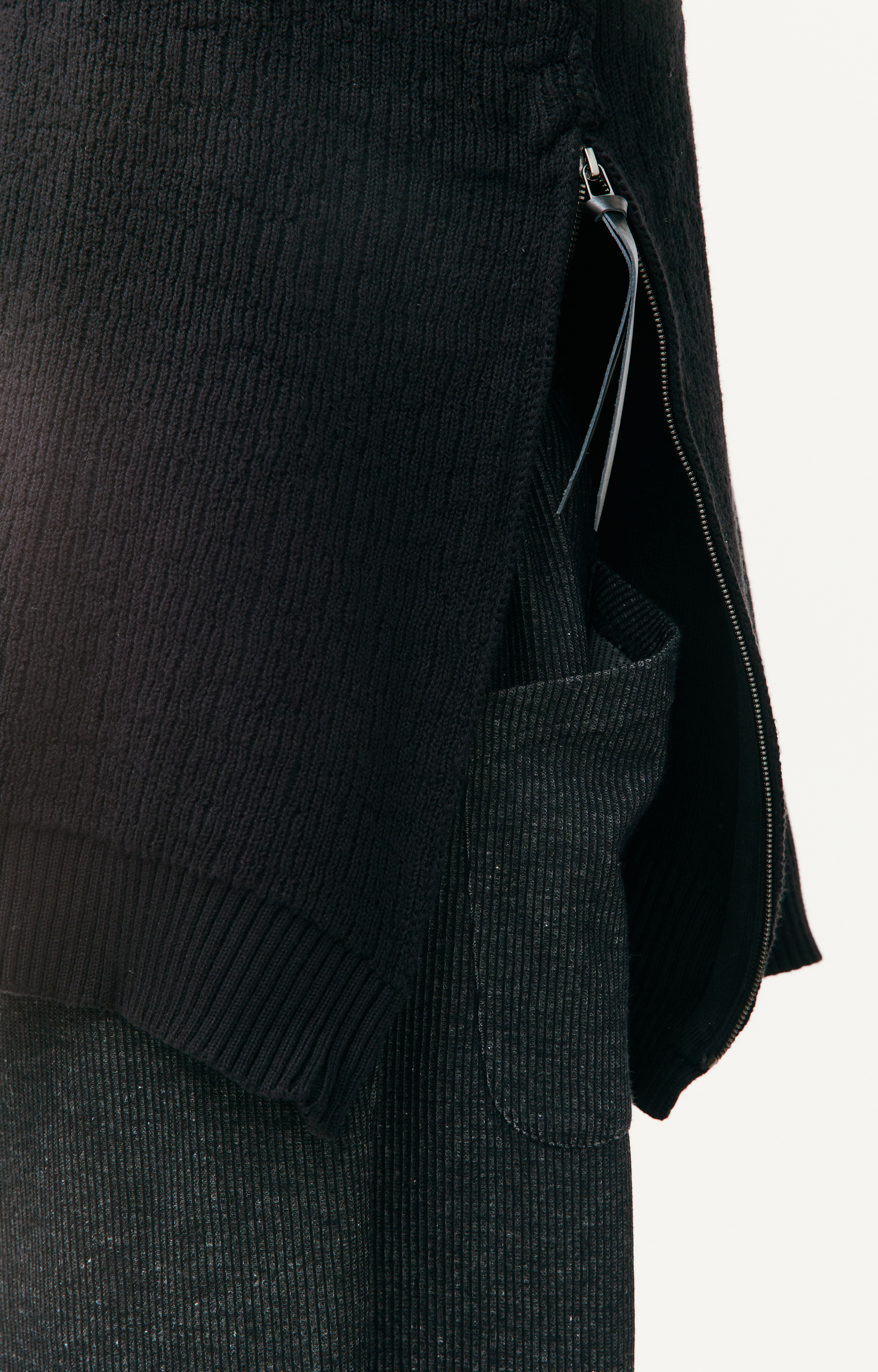 The Viridi-Anne Сotton sweater with zip up