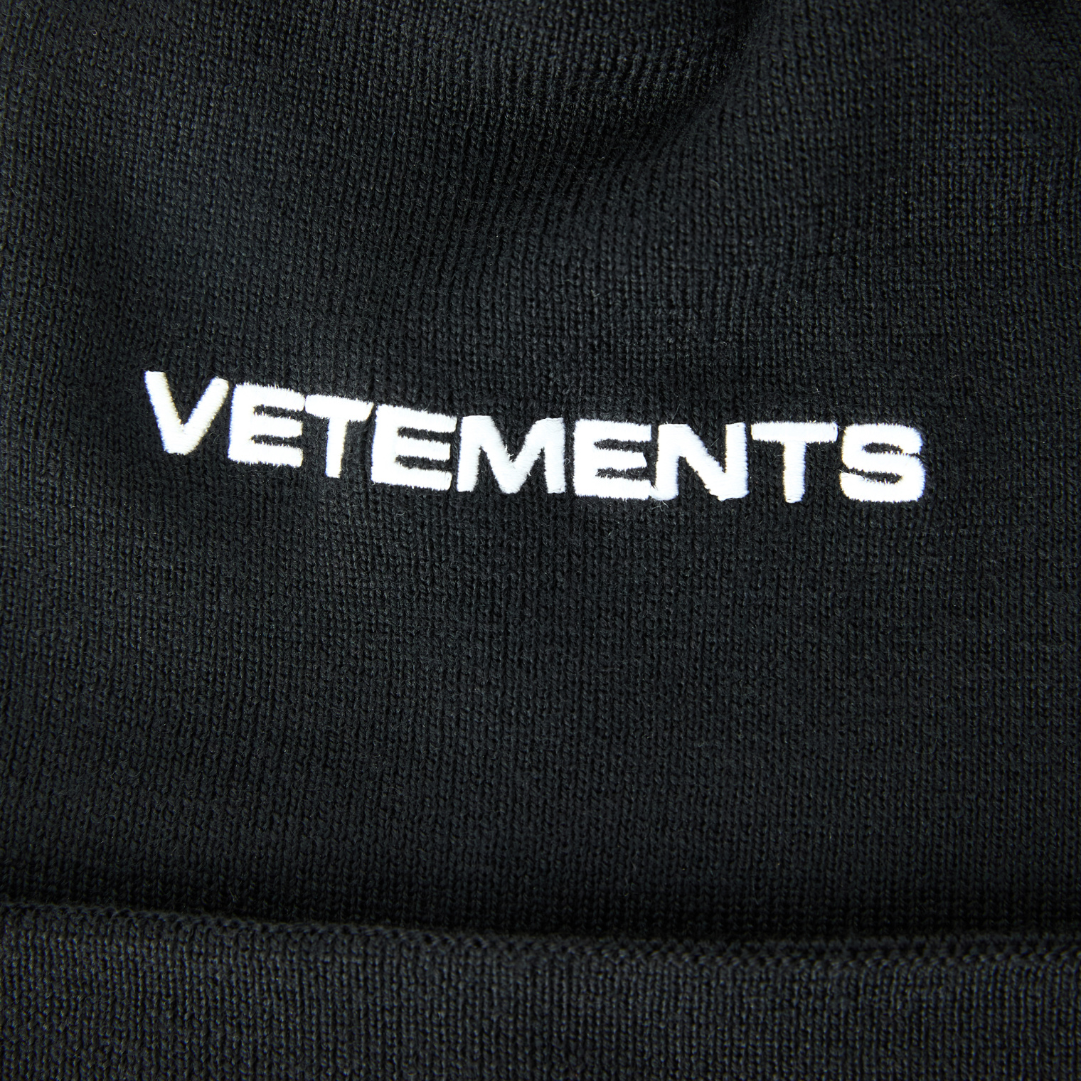 VETEMENTS Logo wool beanie