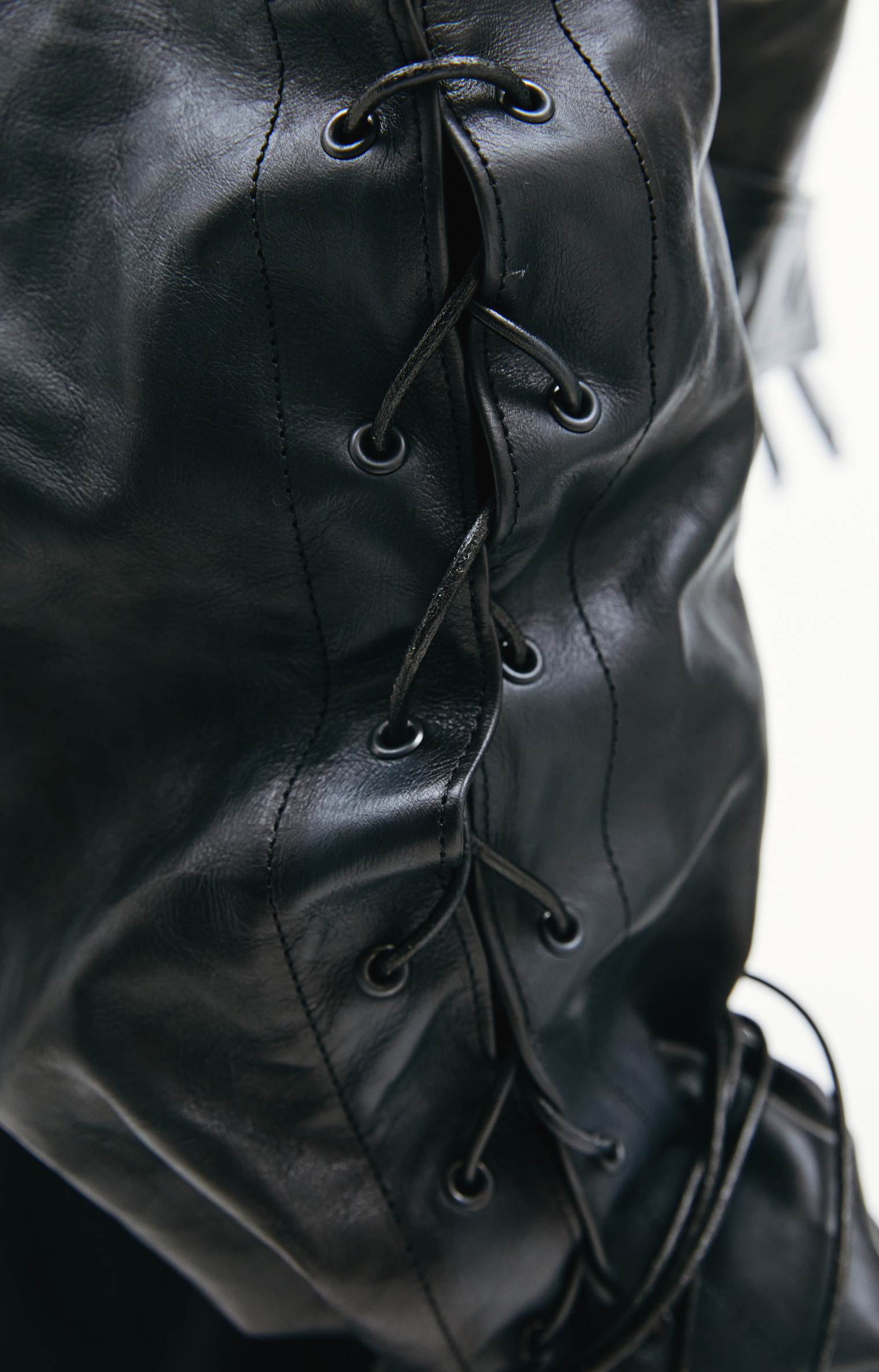 Yohji Yamamoto Cropped leather jacket in black