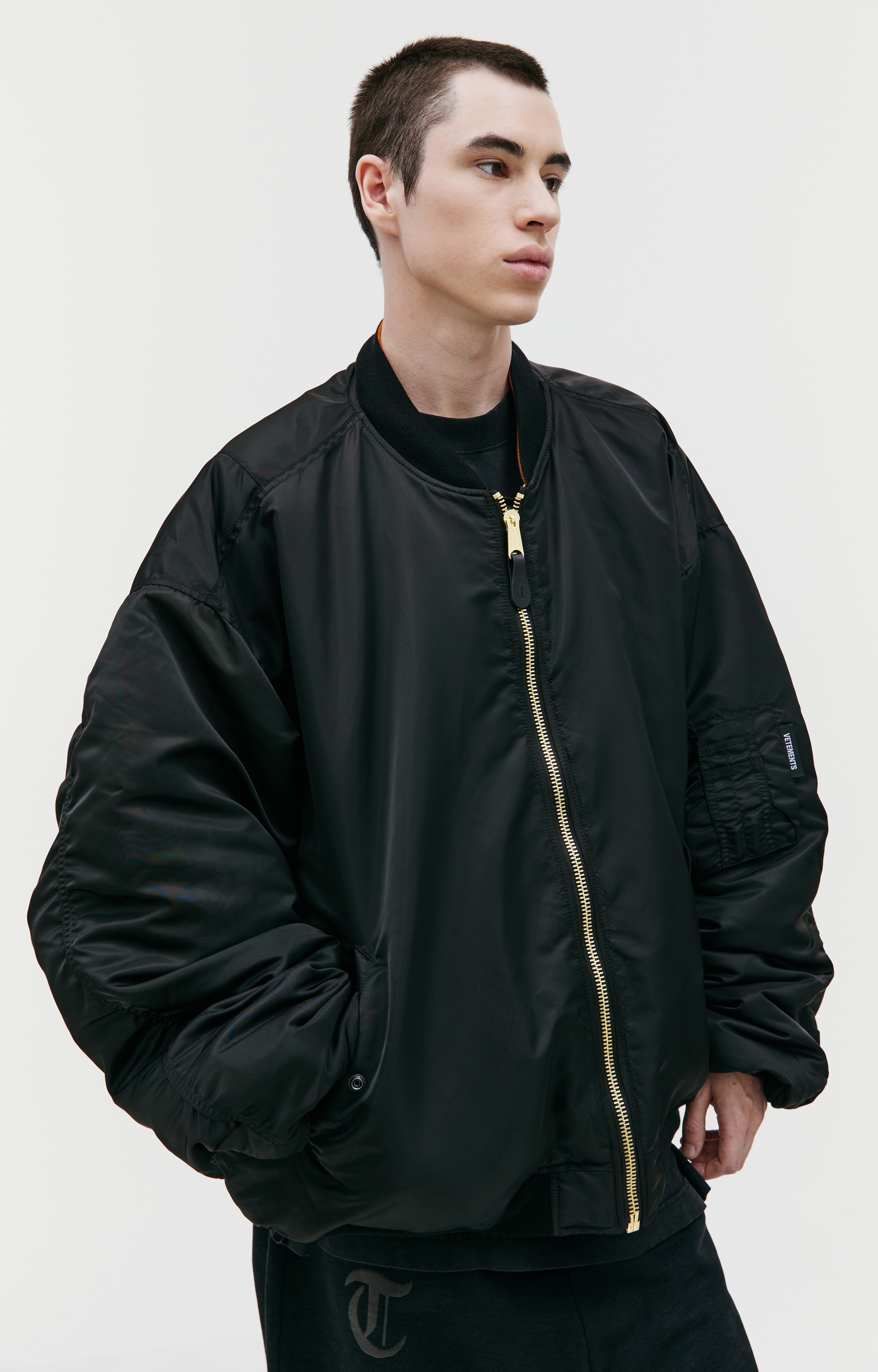 VETEMENTS VETEMENTS x Alpha Industries reversible bomber jacket